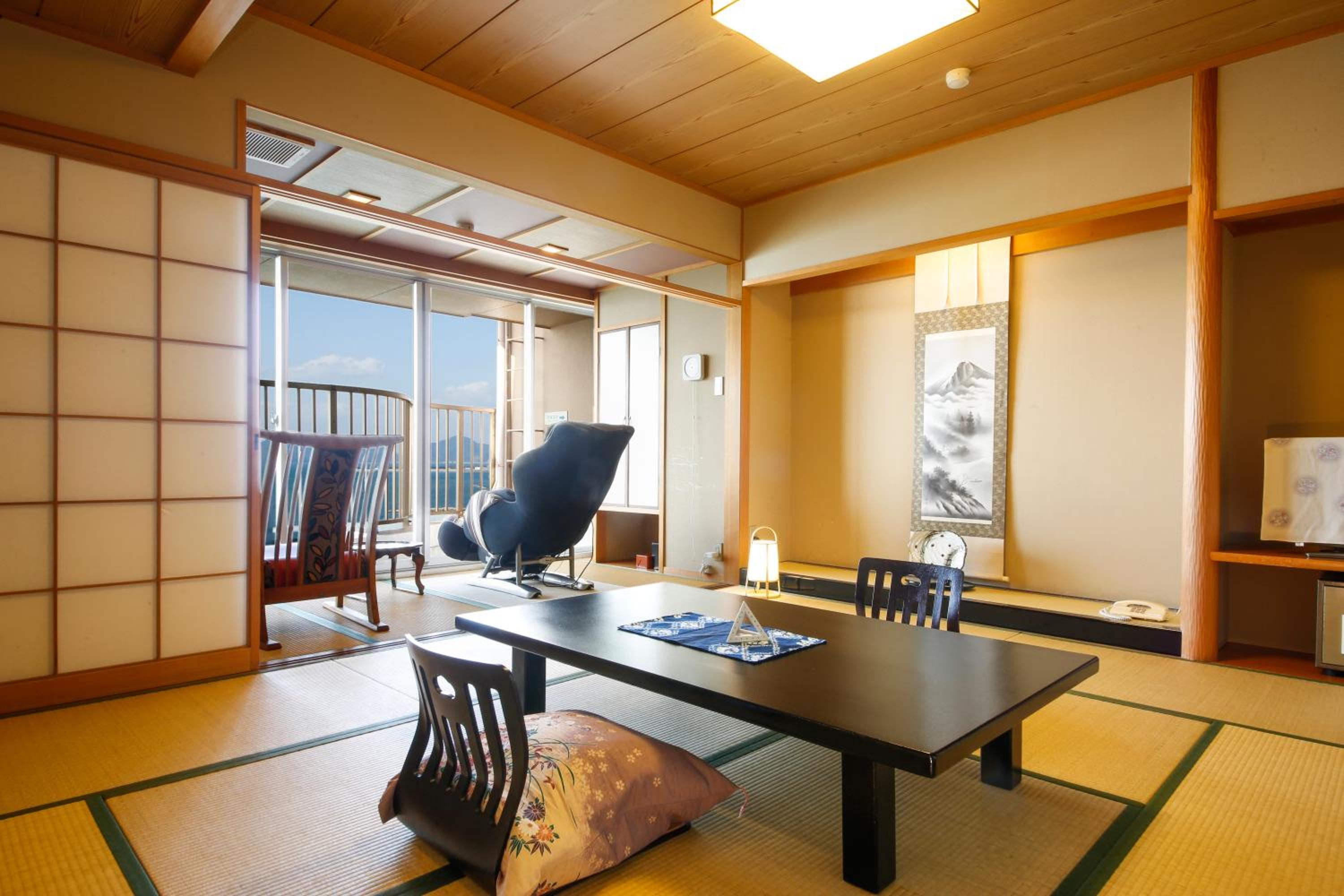 Superior Japanese-Style Room with Bathroom 