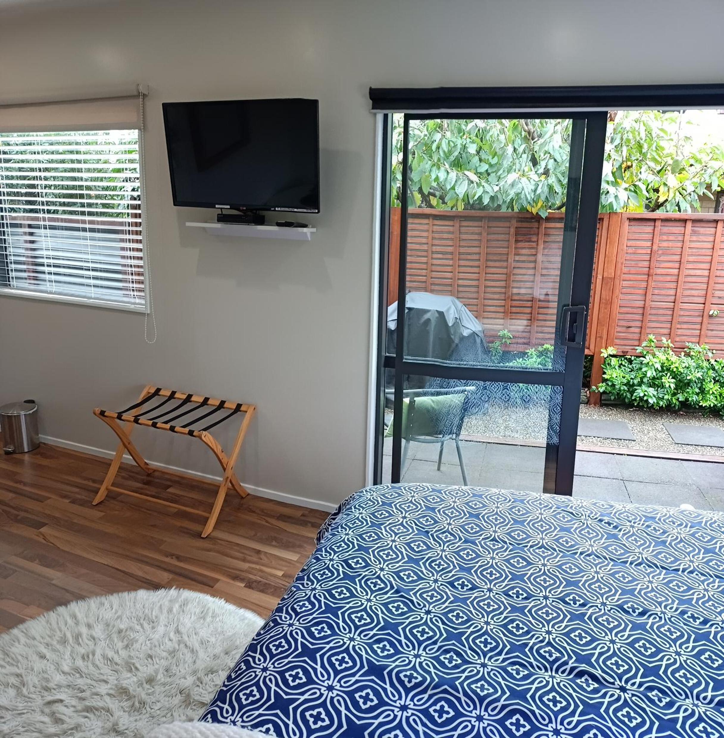 Apartment with Garden View - Photo 5