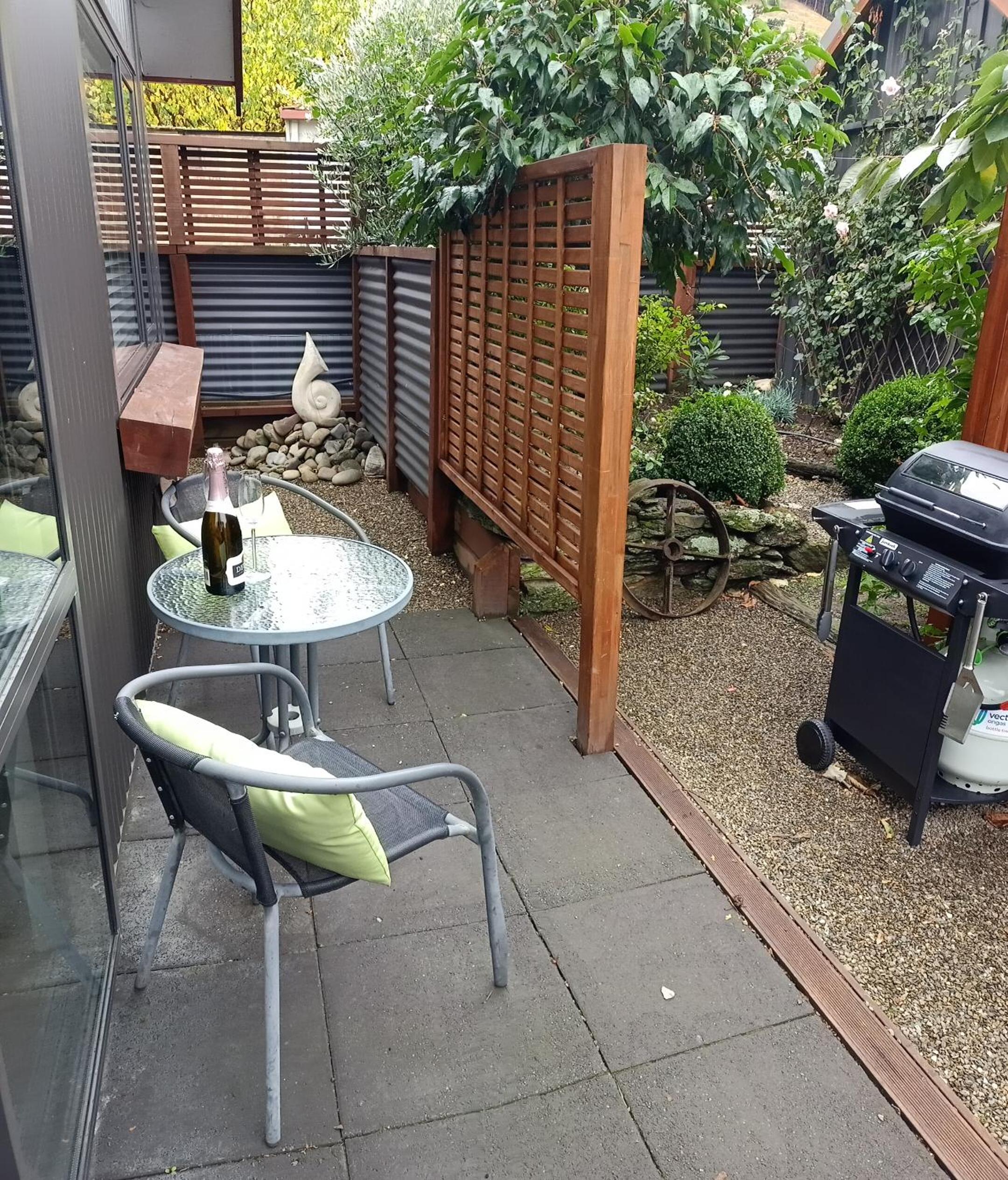 Apartment with Garden View - Photo 6