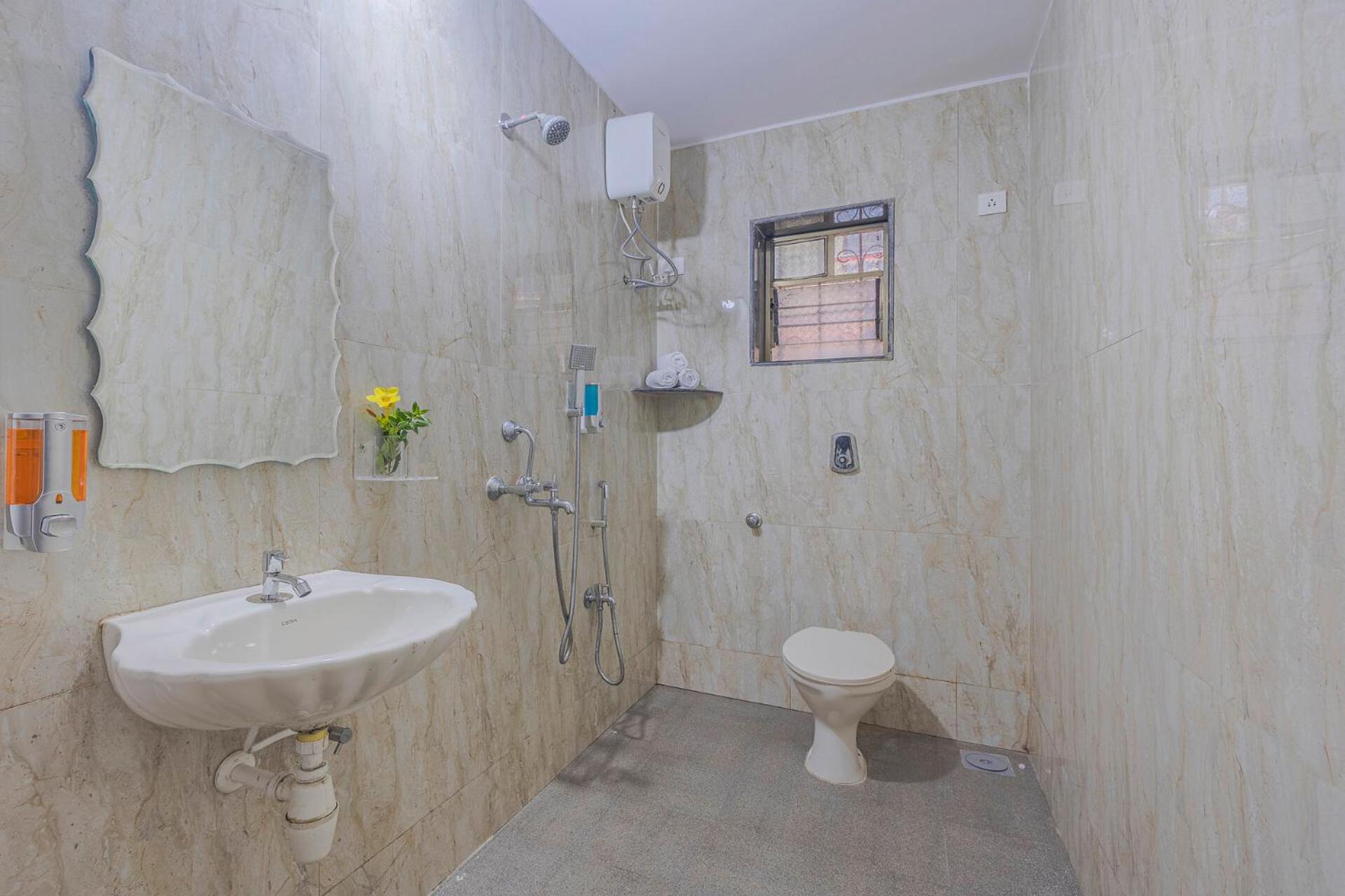 Standard Double Room with Fan - Photo 18
