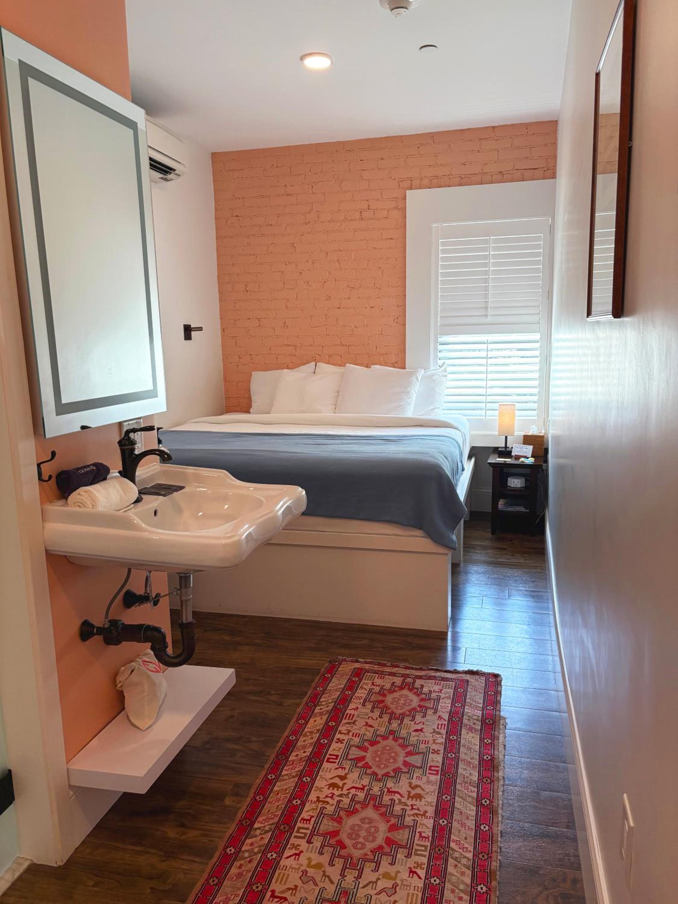 Standard King Room