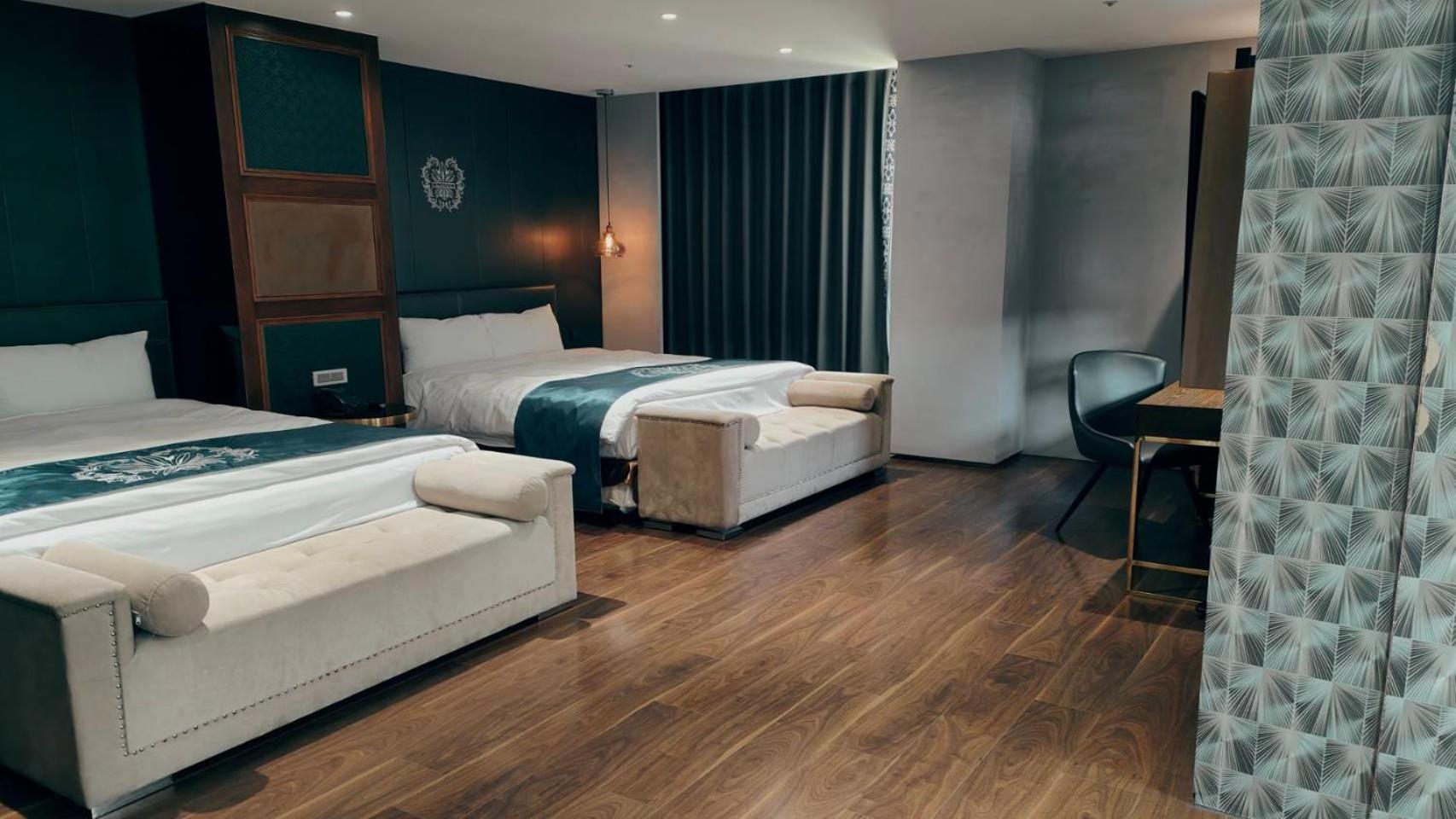 Superior Quadruple Room photo 2