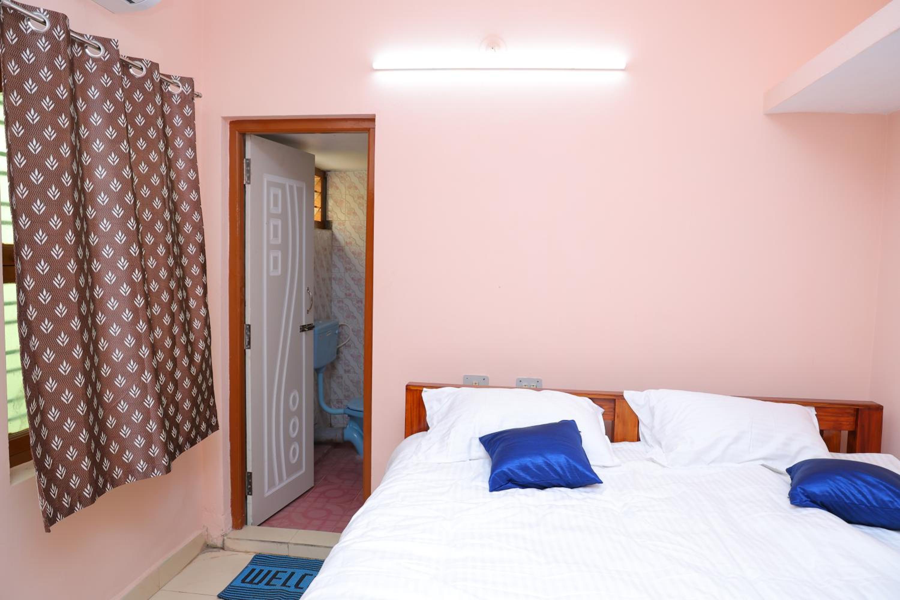 Deluxe Room - Photo 3