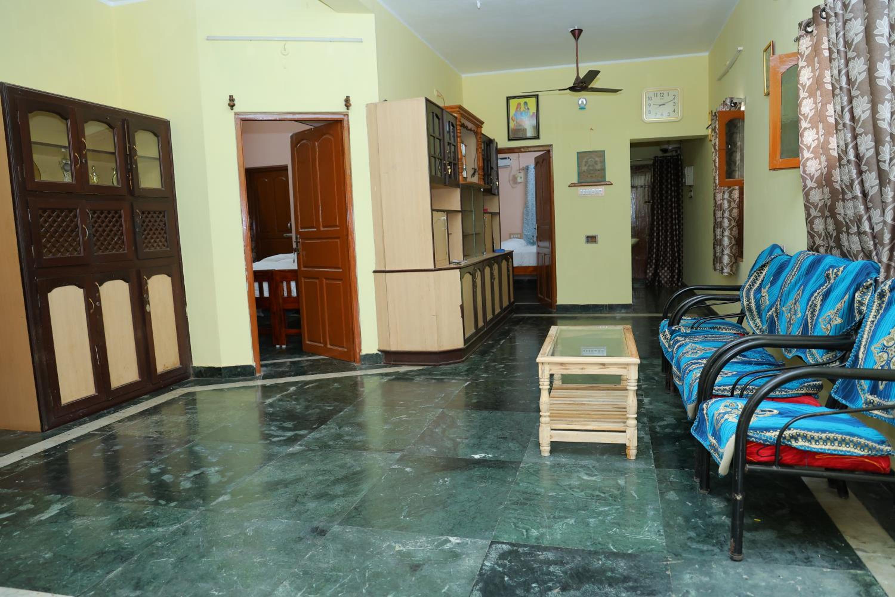 Deluxe Room - Photo 5