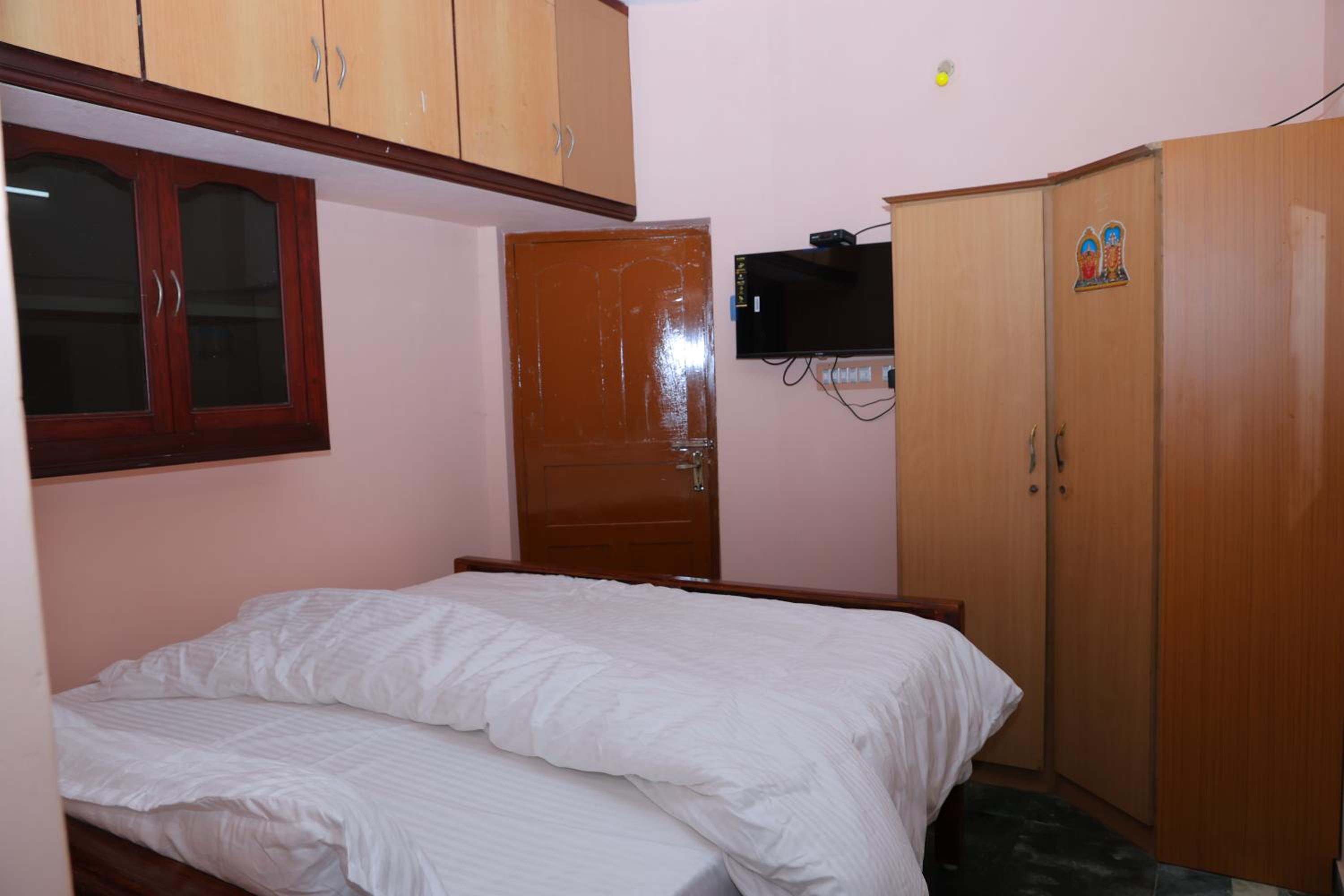 Deluxe Room - Photo 19
