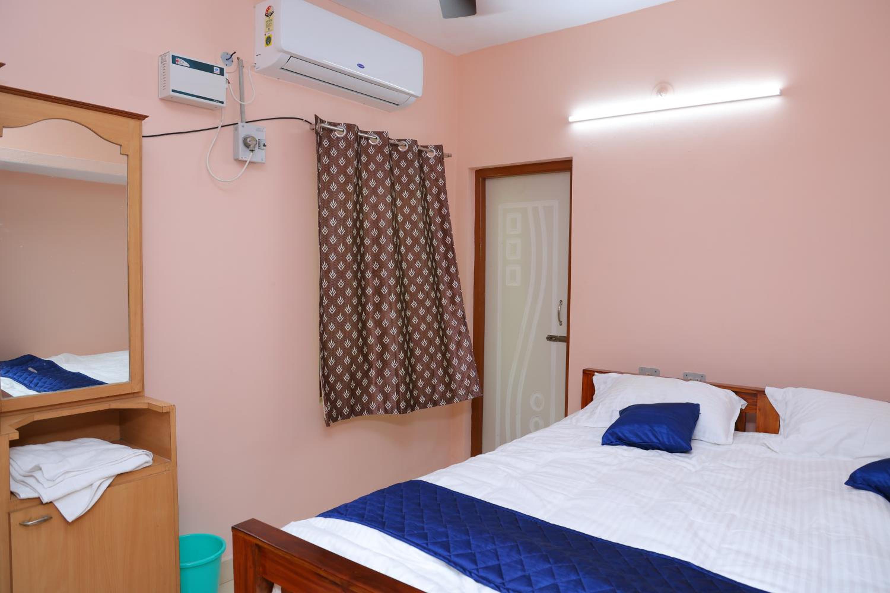 Deluxe Room - Photo 18