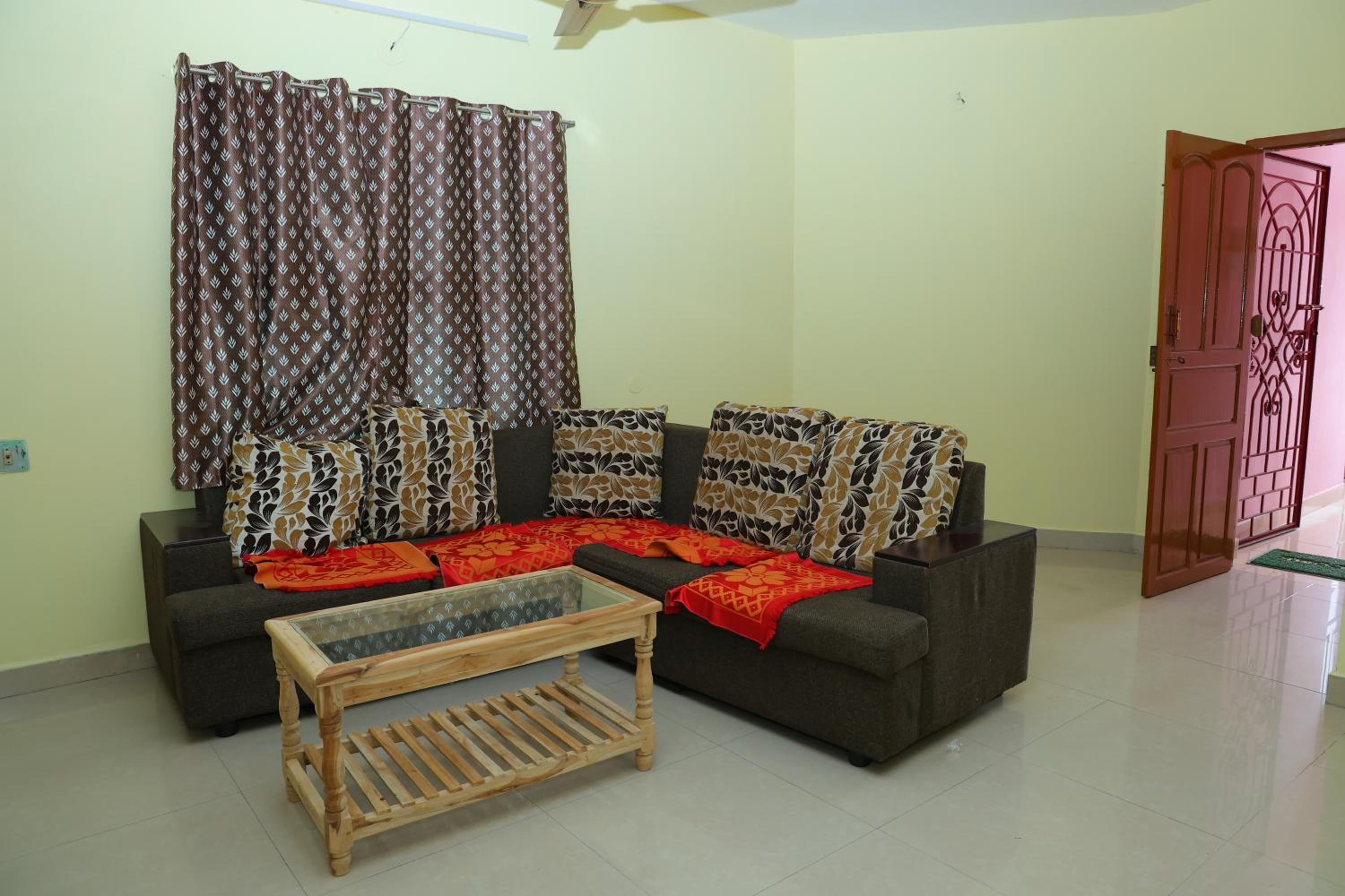 Deluxe Room - Photo 15