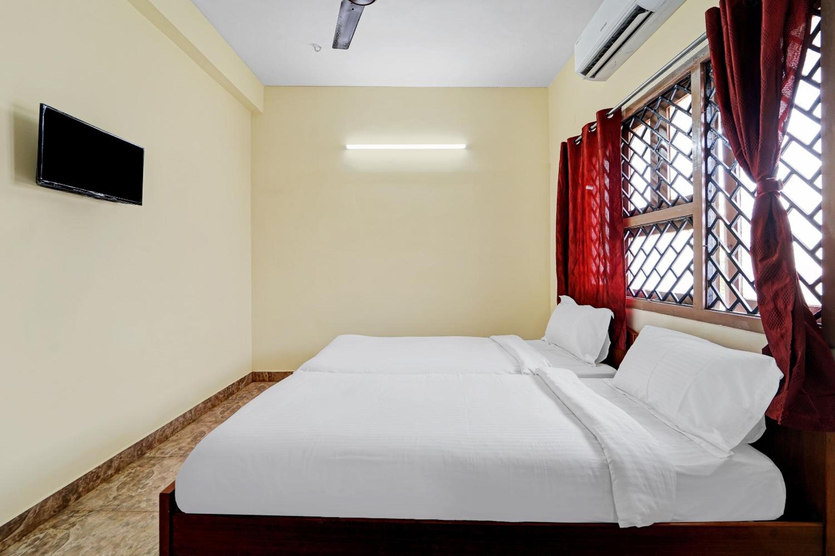 Standard Double Room - Photo 17