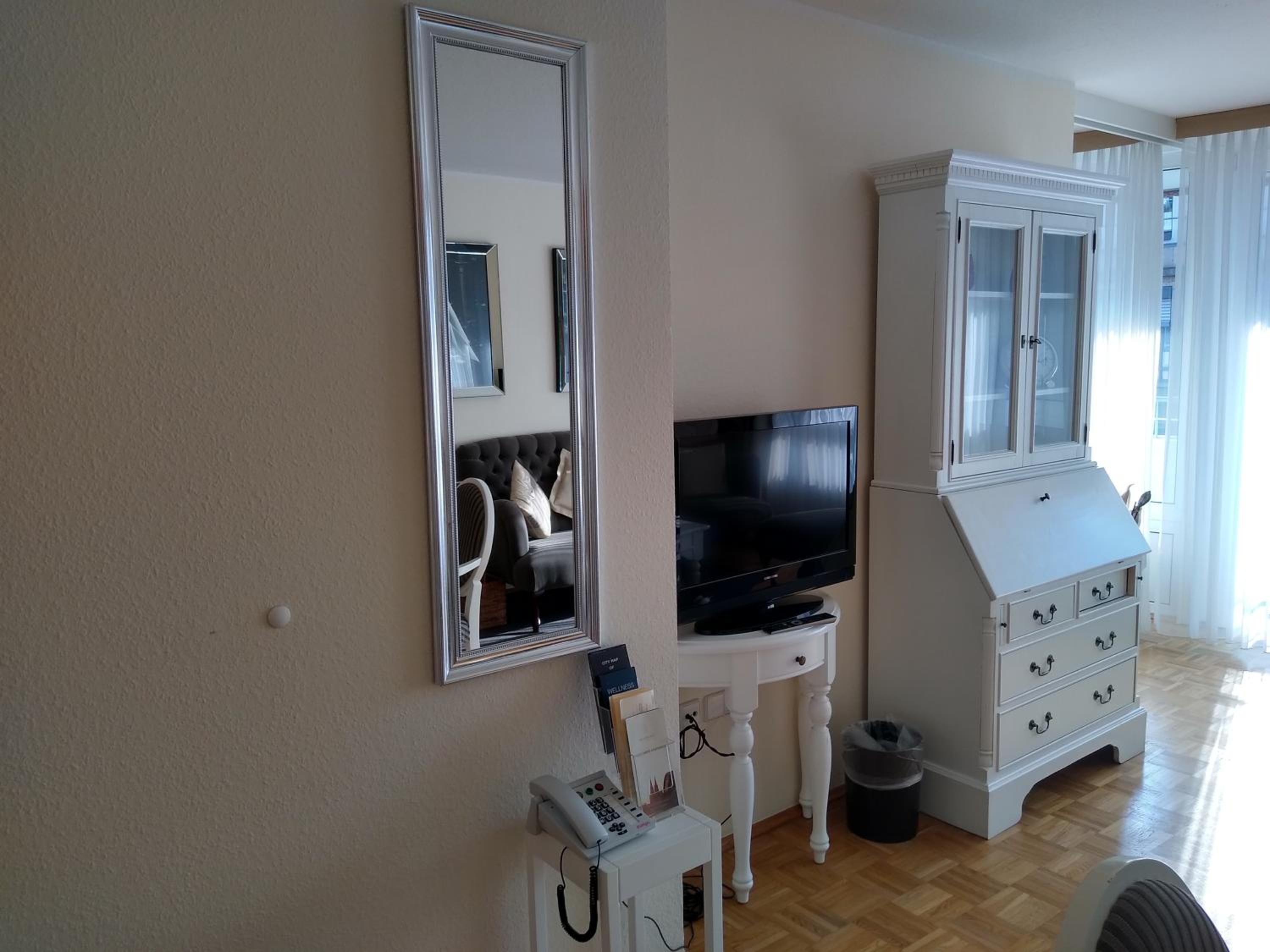 One-Bedroom Apartment photo 3