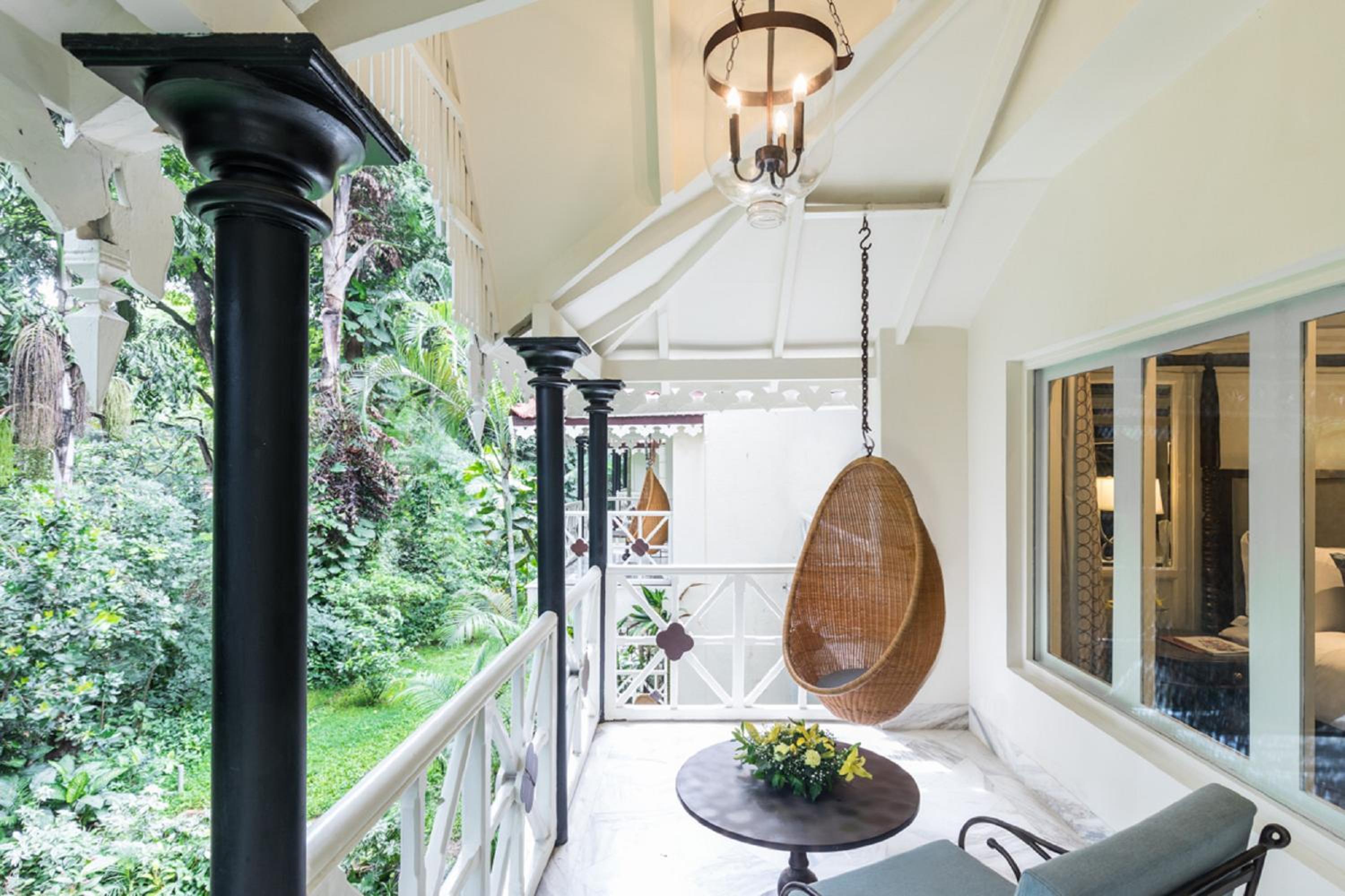 Luxury Grande Room Garden View King Bed - Photo 4