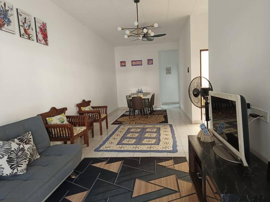 One-Bedroom House photo 1