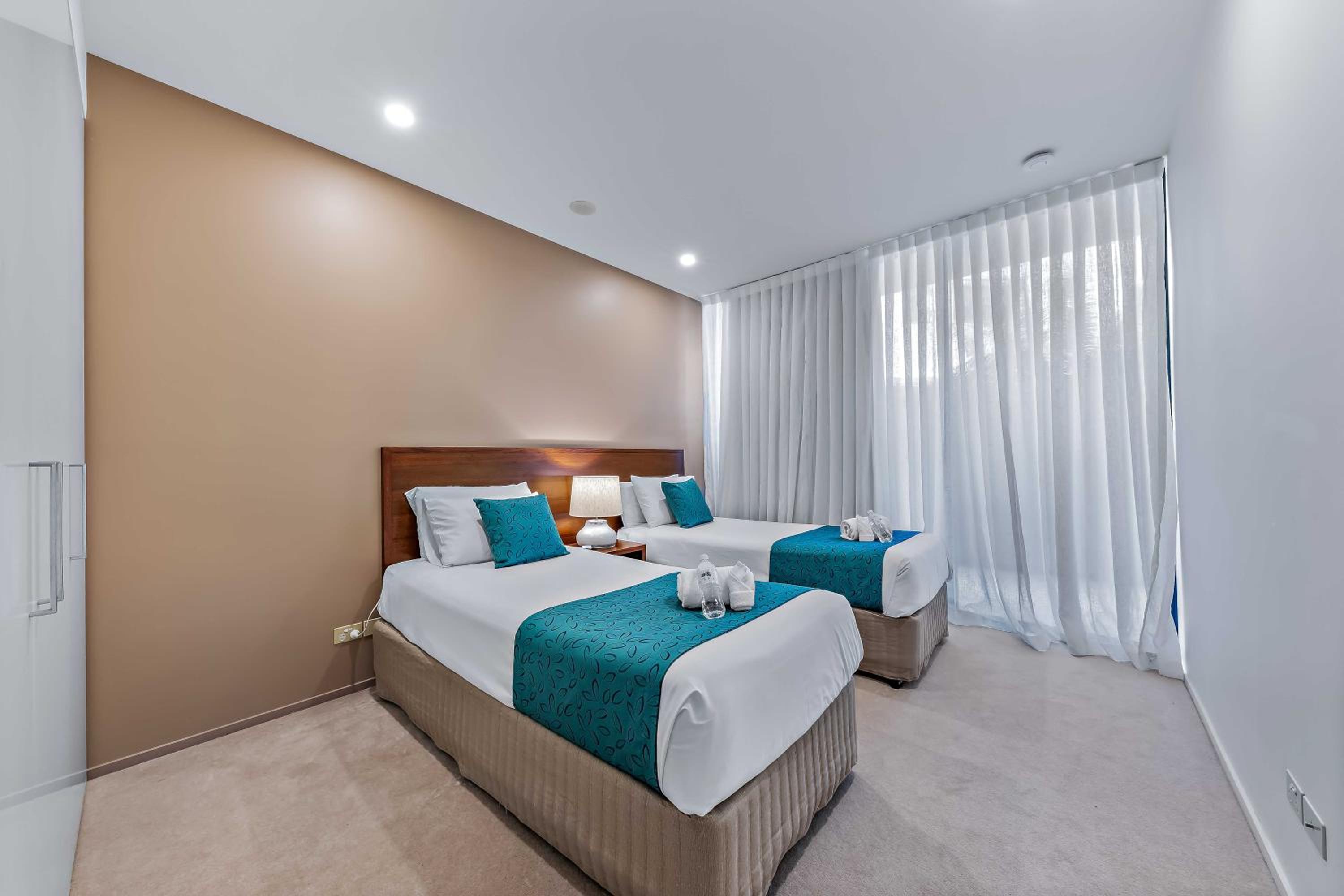 Executive Two-Bedroom Apartment with Ocean View and Private Pool