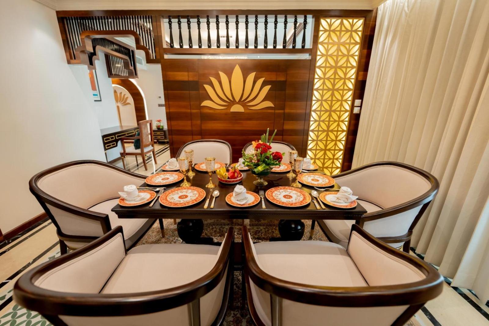 Luxury Suite - Photo 3