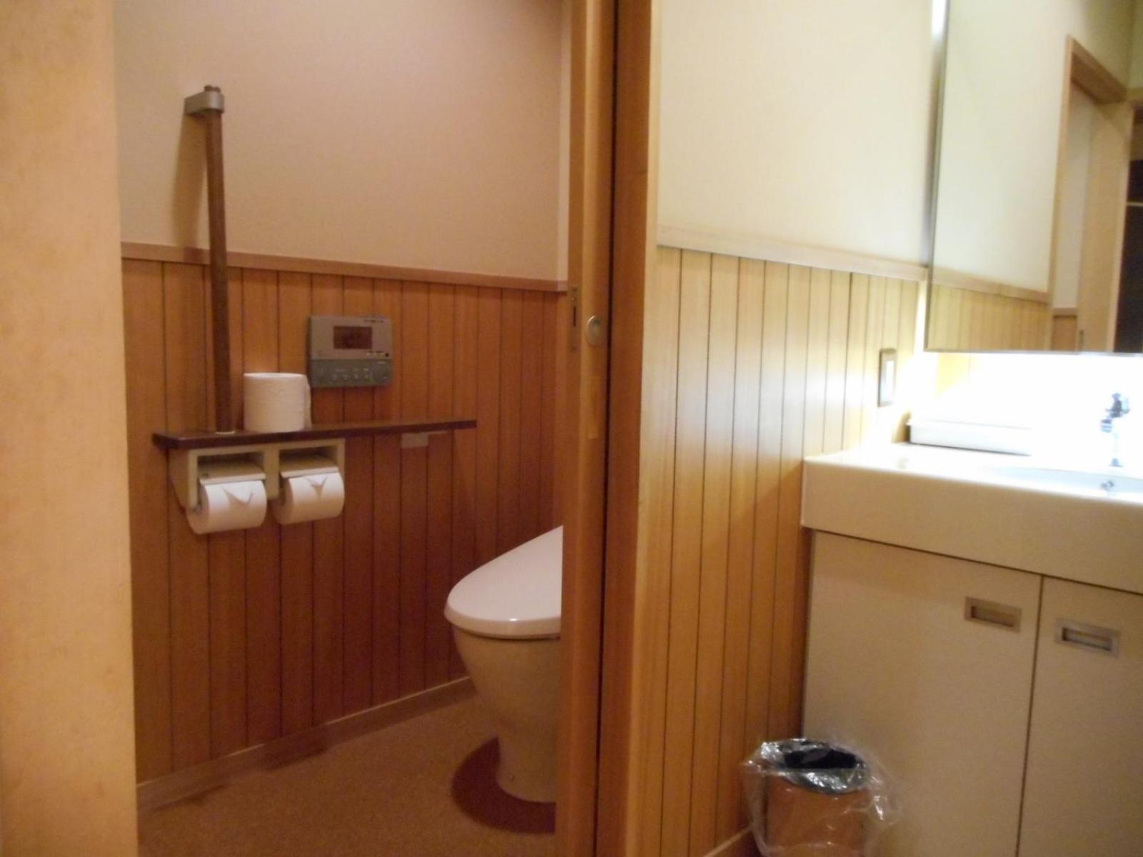 Japanese-Style Room with Shared Bathroom - No View - Non-Smoking photo 2