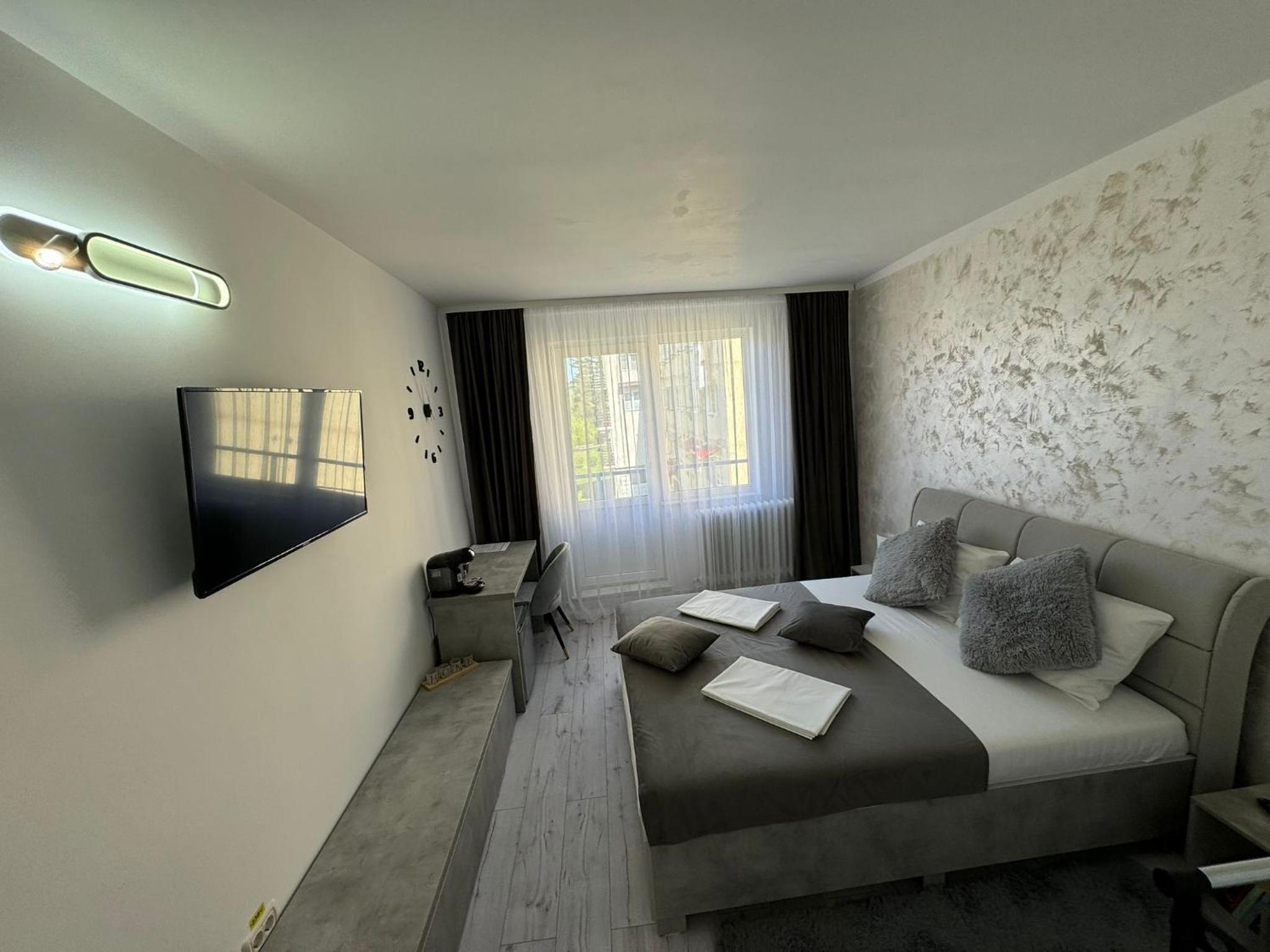 One-Bedroom Apartment photo 3