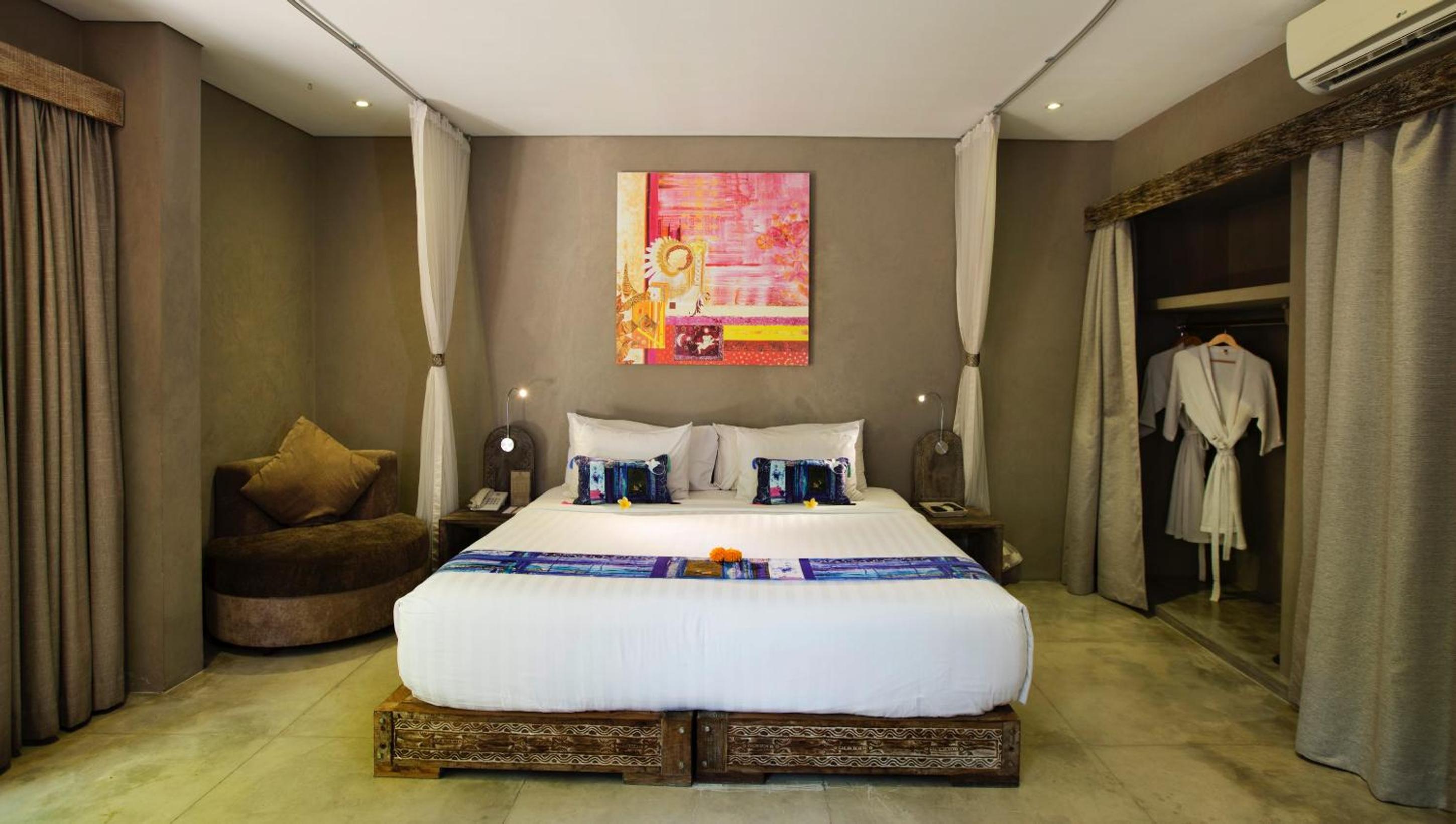 Ethnic Suite thumbnail 5