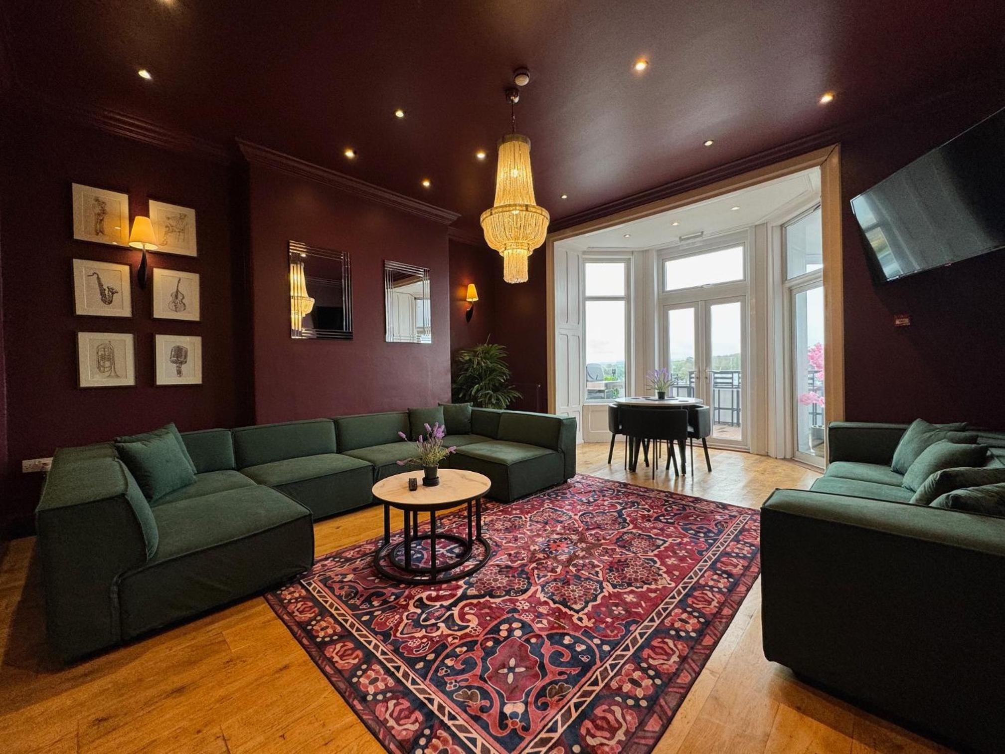 Villa photo 1