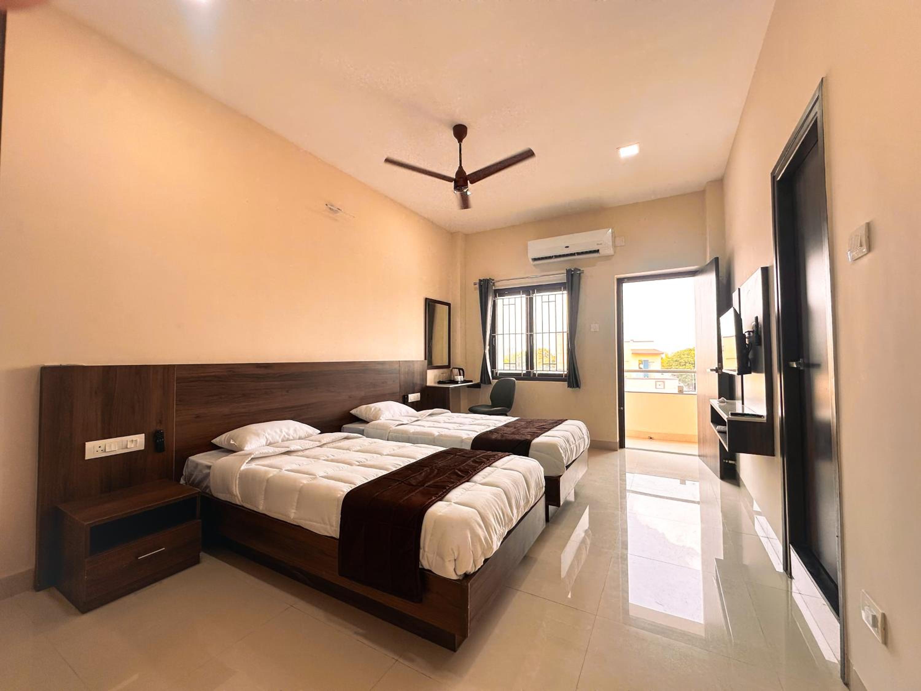 Superior Twin Room With City View