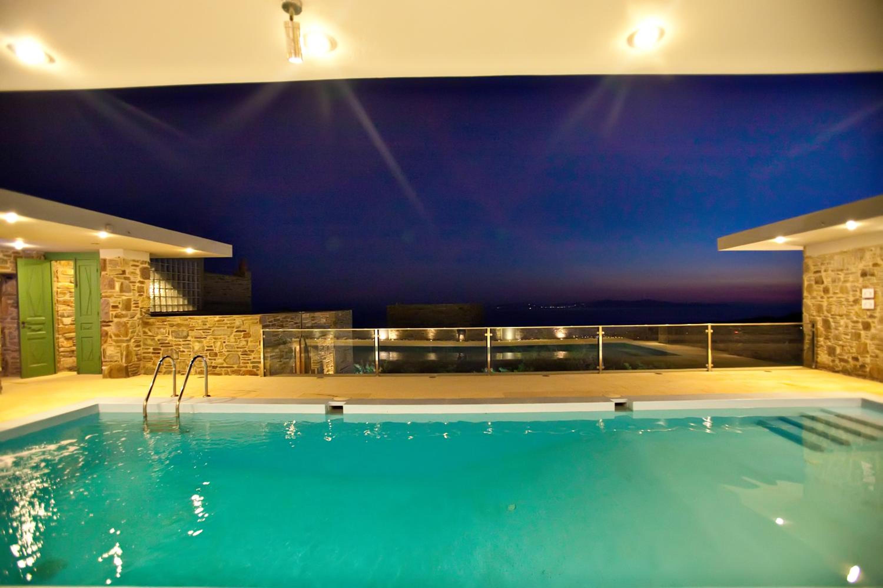 Deluxe Four-Bedroom Villa with Private Pool photo 3