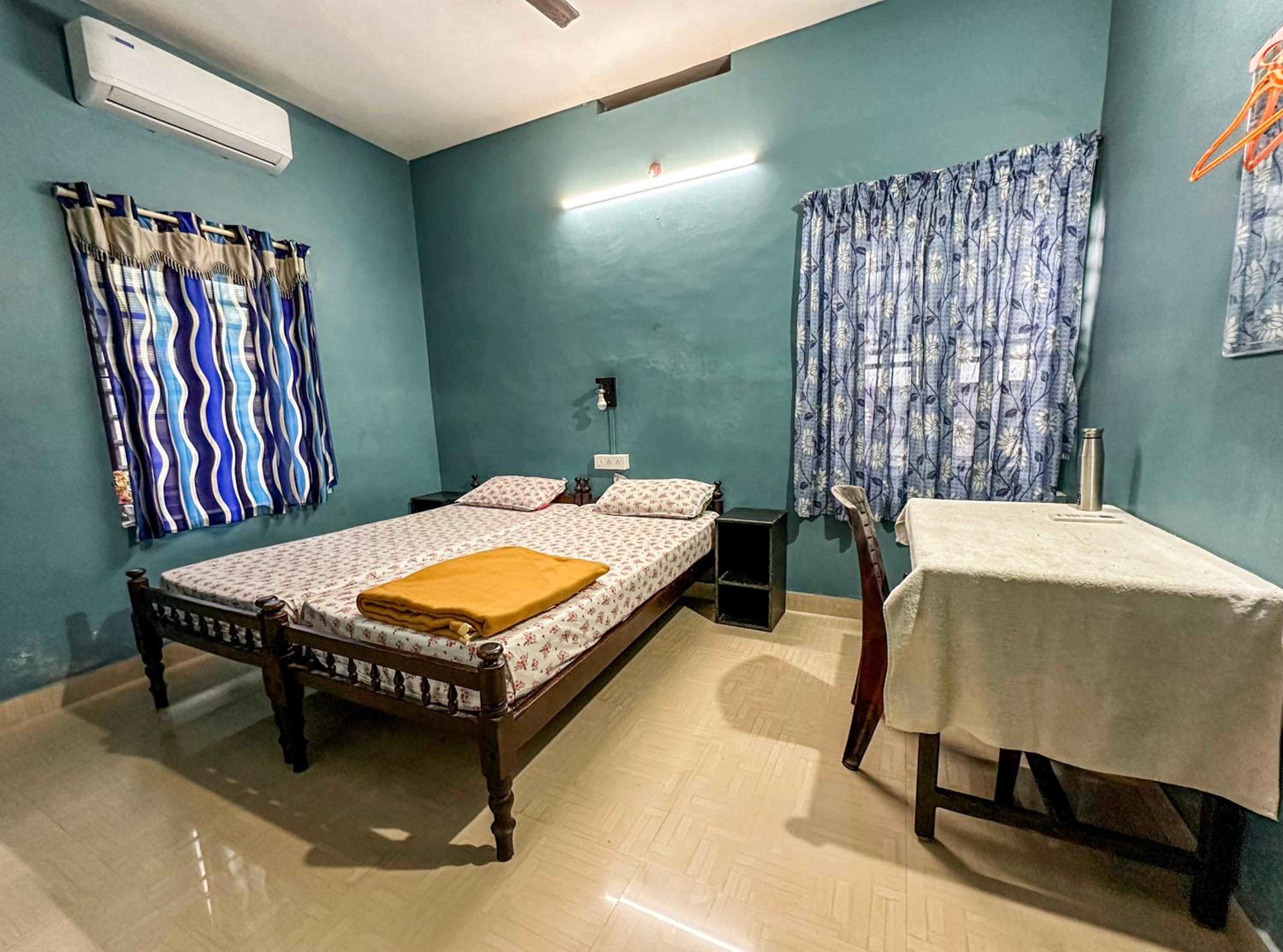 Standard Double Room with Fan photo 1