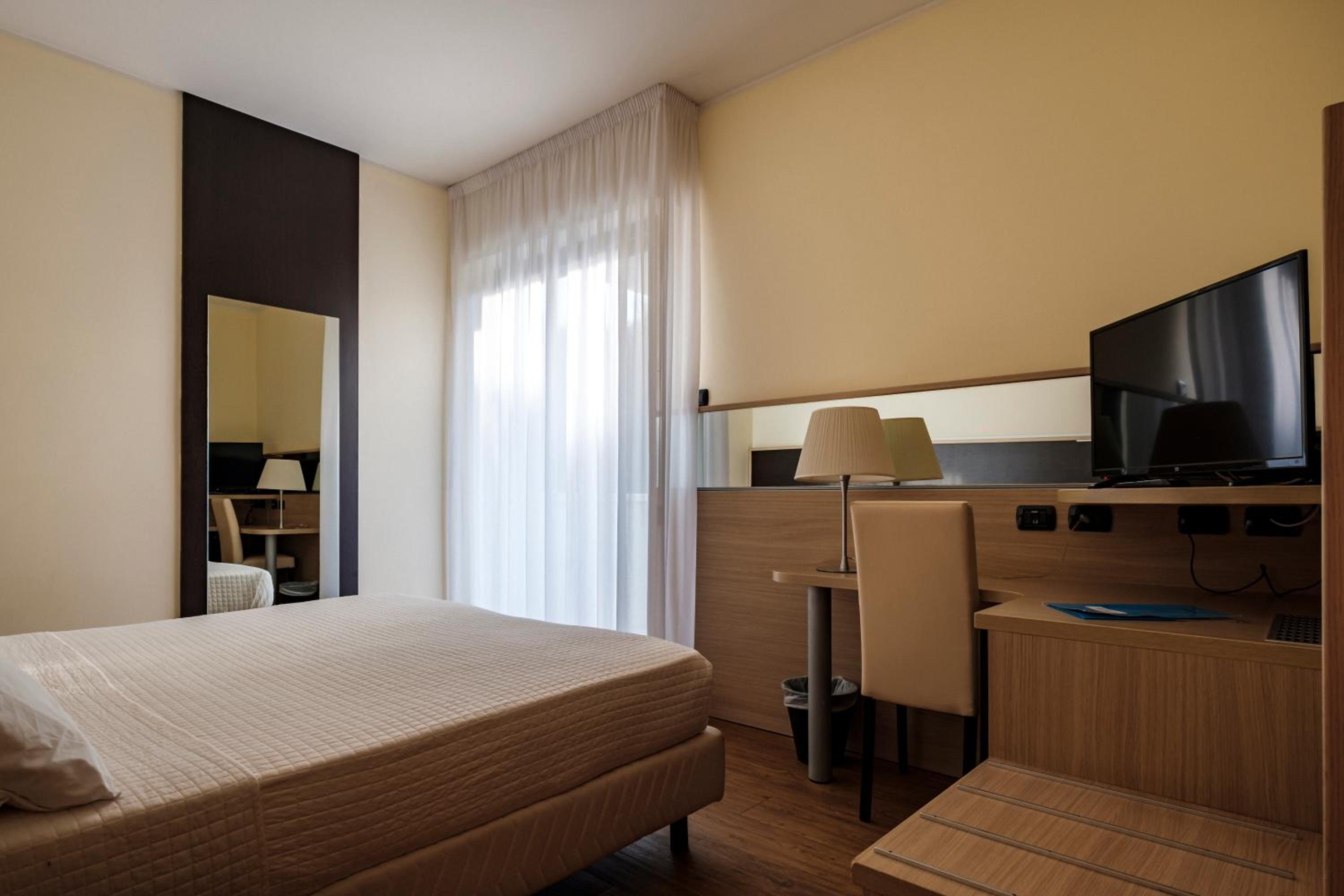 Double or Twin Room photo 2