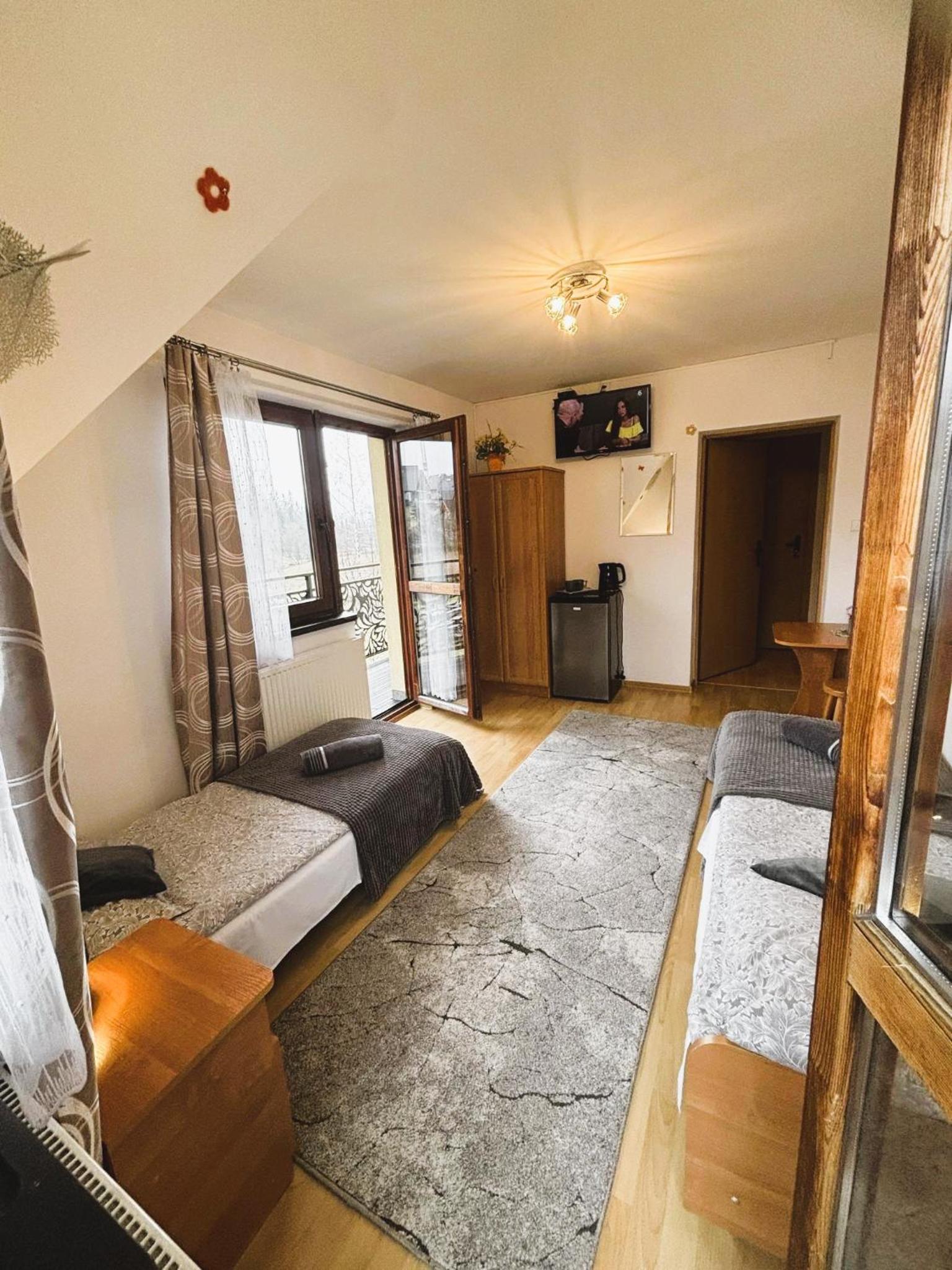 Large Twin Room photo 3