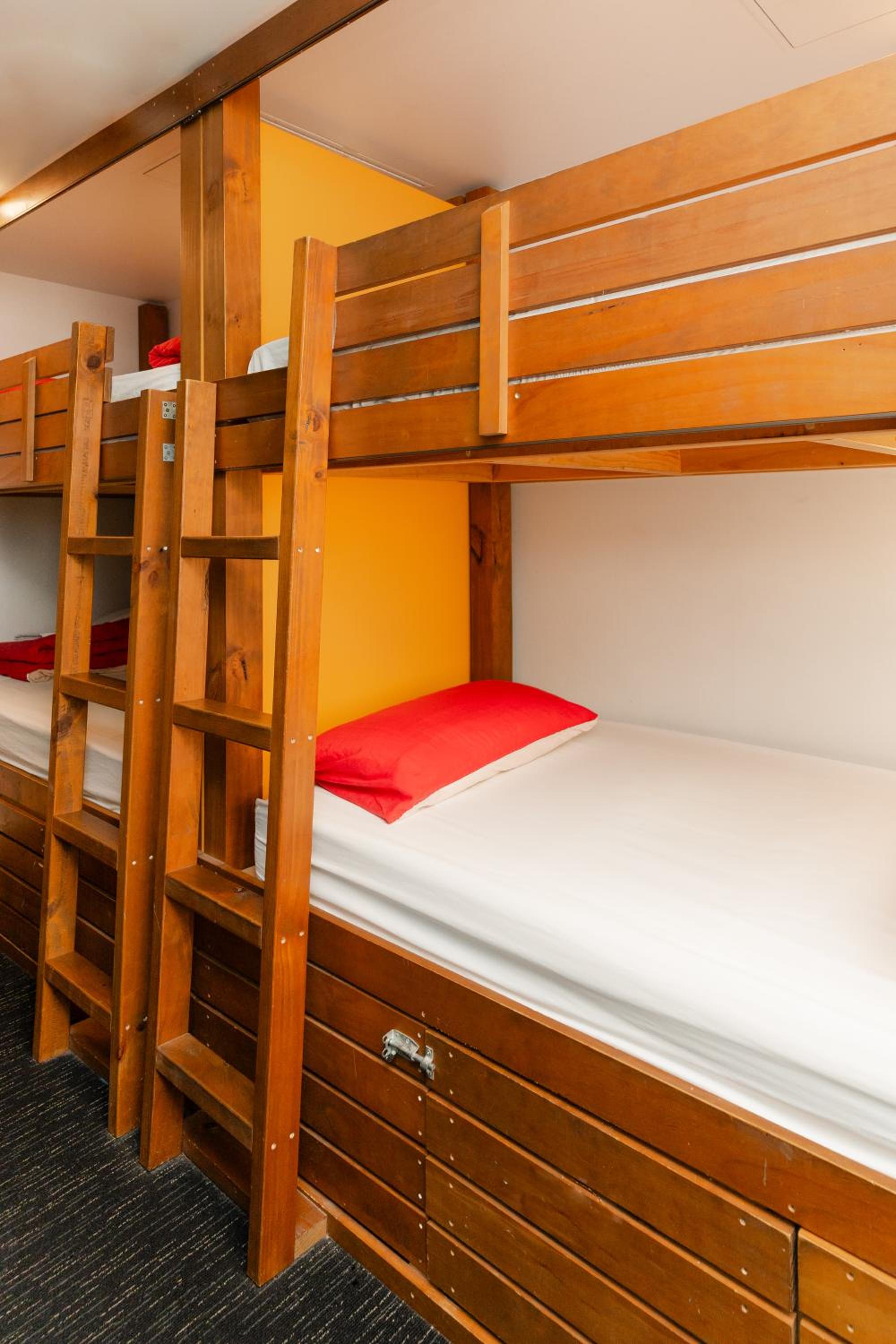 Bed in 4-Bed Female Dormitory Room photo 1