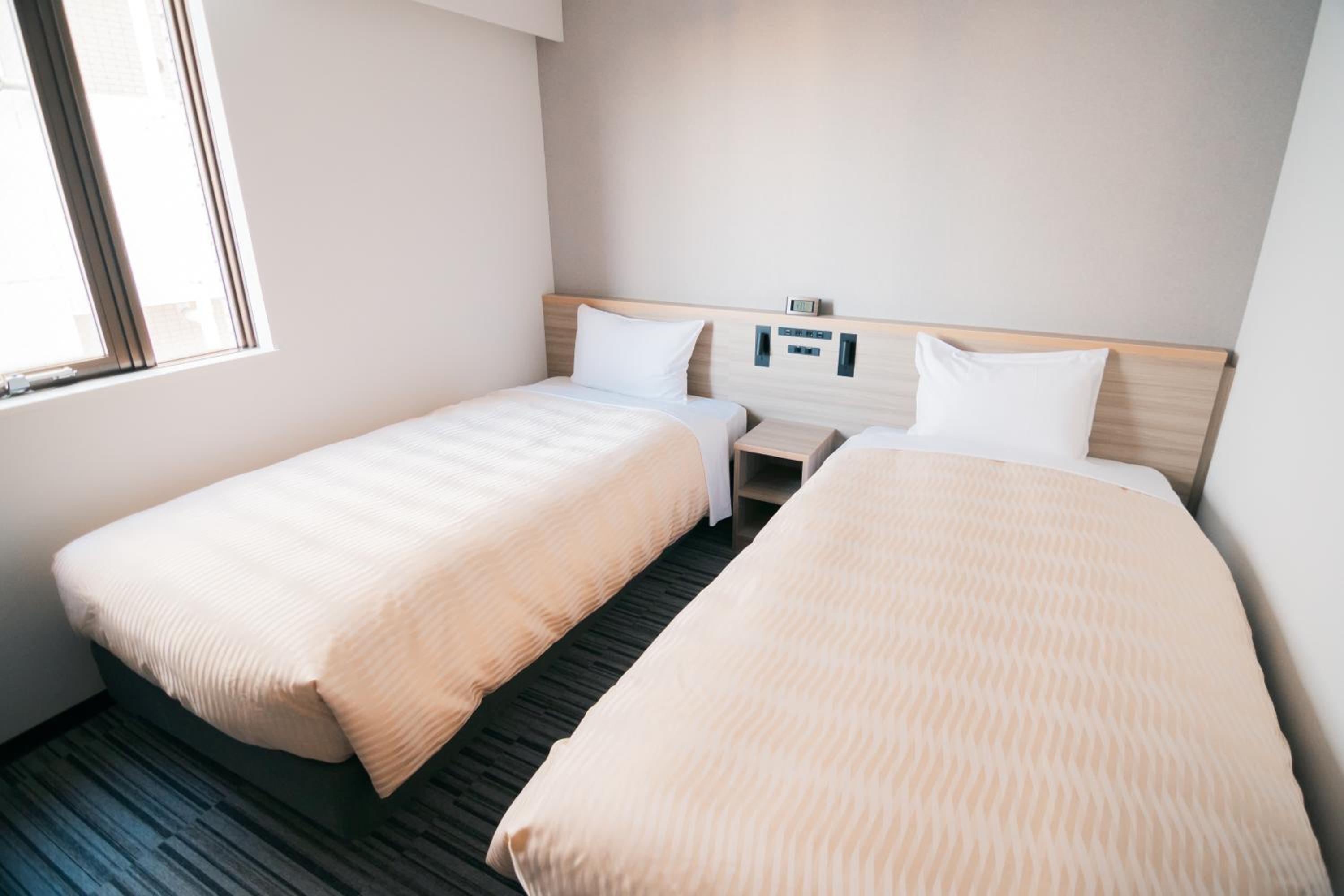 Standard Twin Room - Photo 1
