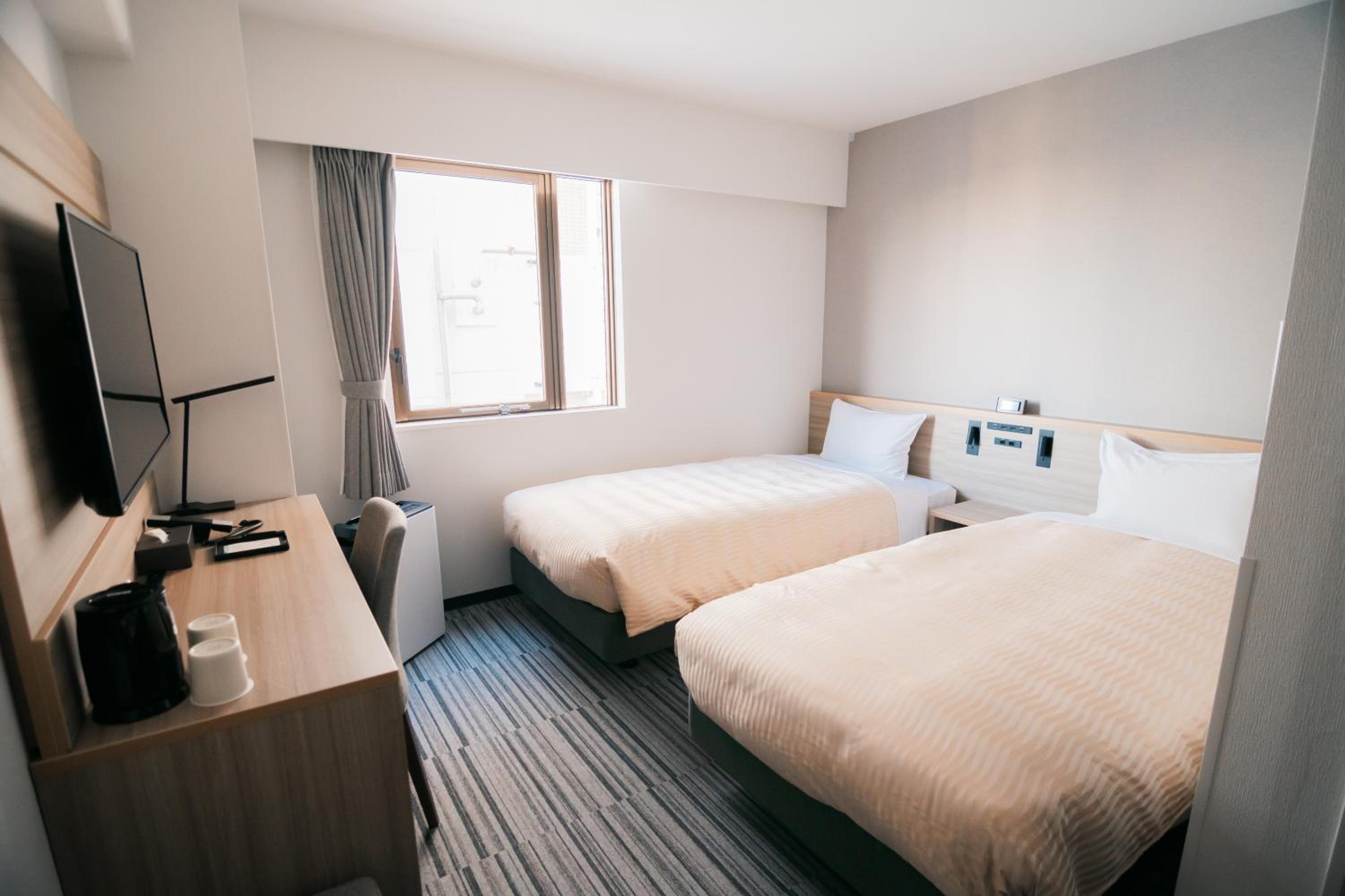 Standard Twin Room - Photo 4