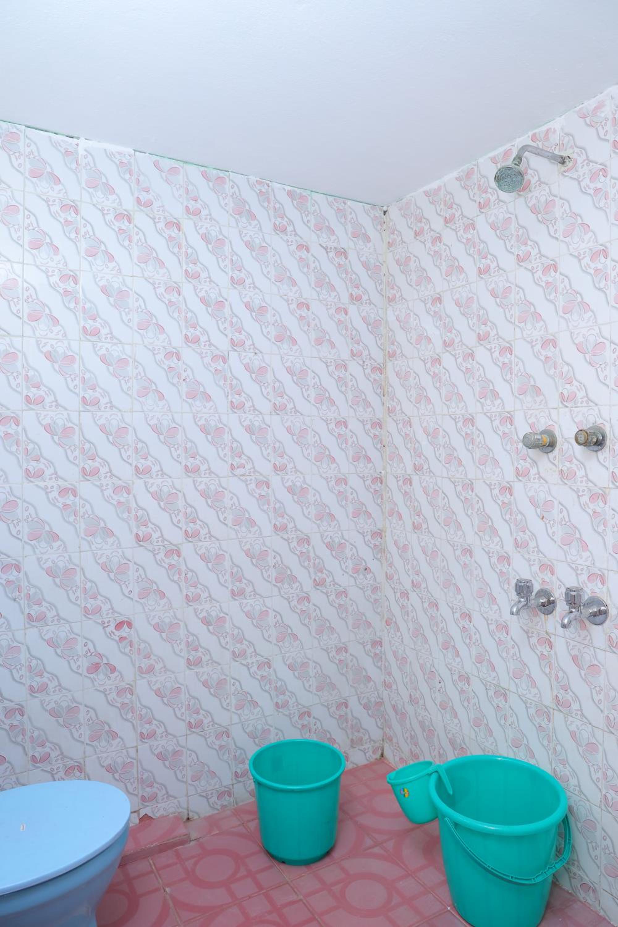 Deluxe Room - Photo 13