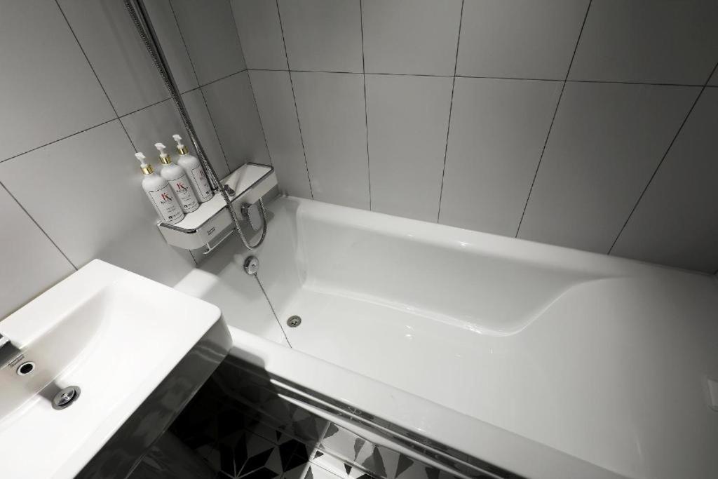 Deluxe Double Room - Photo 7