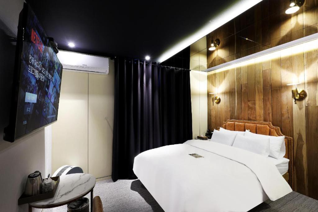 Deluxe Double Room - Photo 1