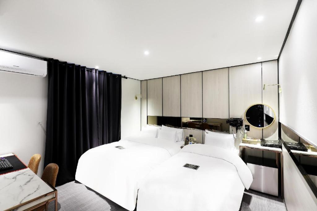 Deluxe Twin Room - Photo 1