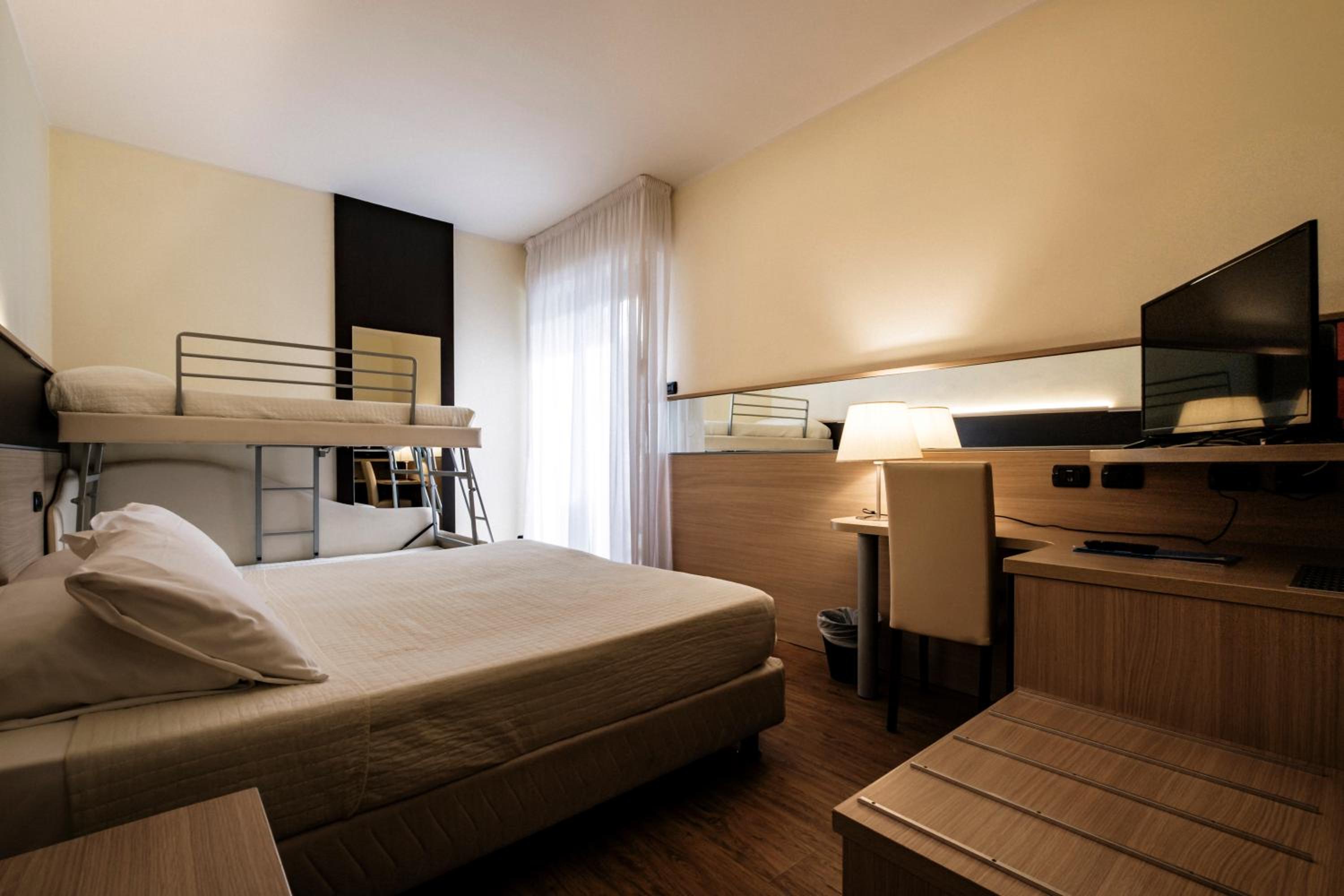 Quadruple Room photo 2