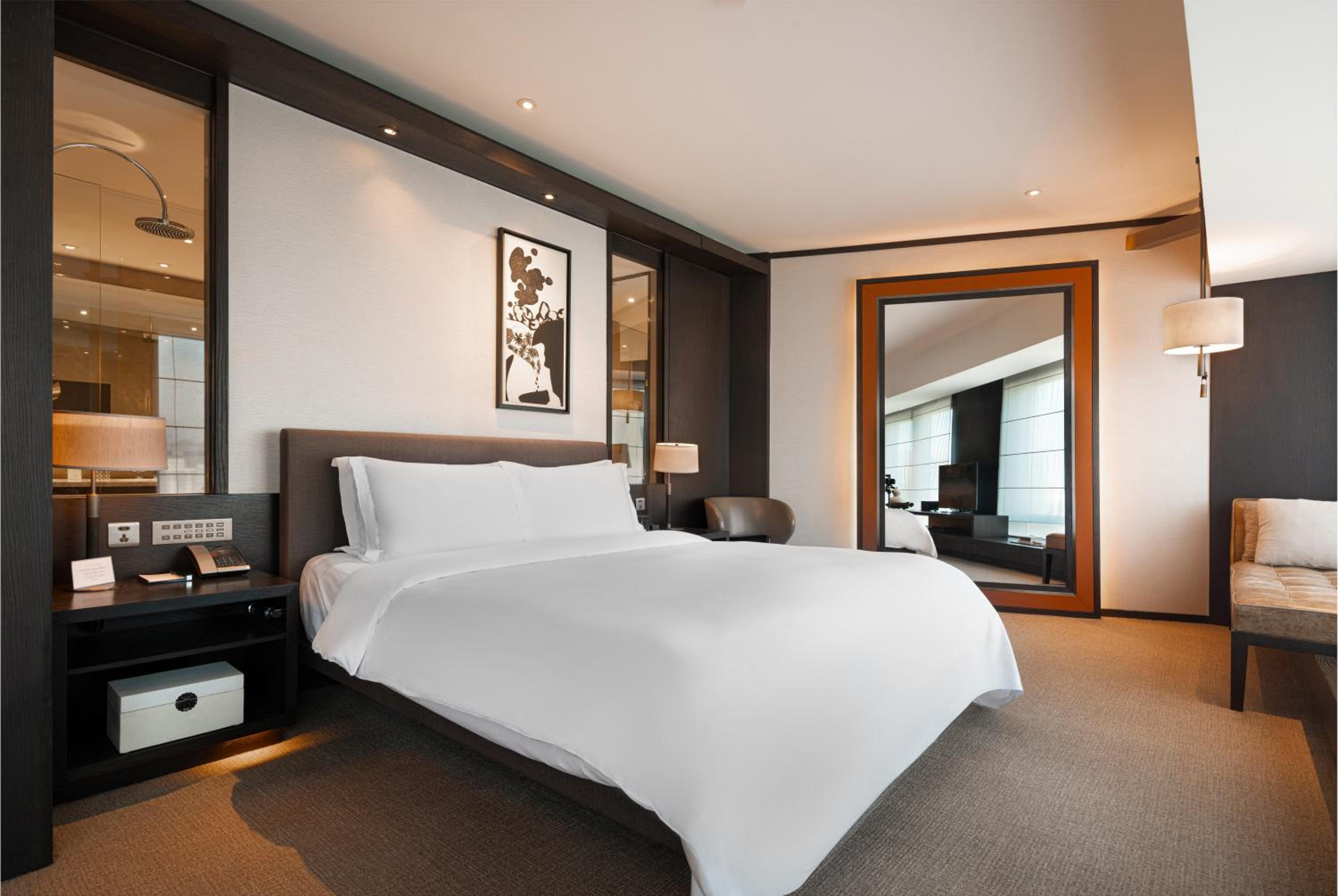 Grand Deluxe King Room