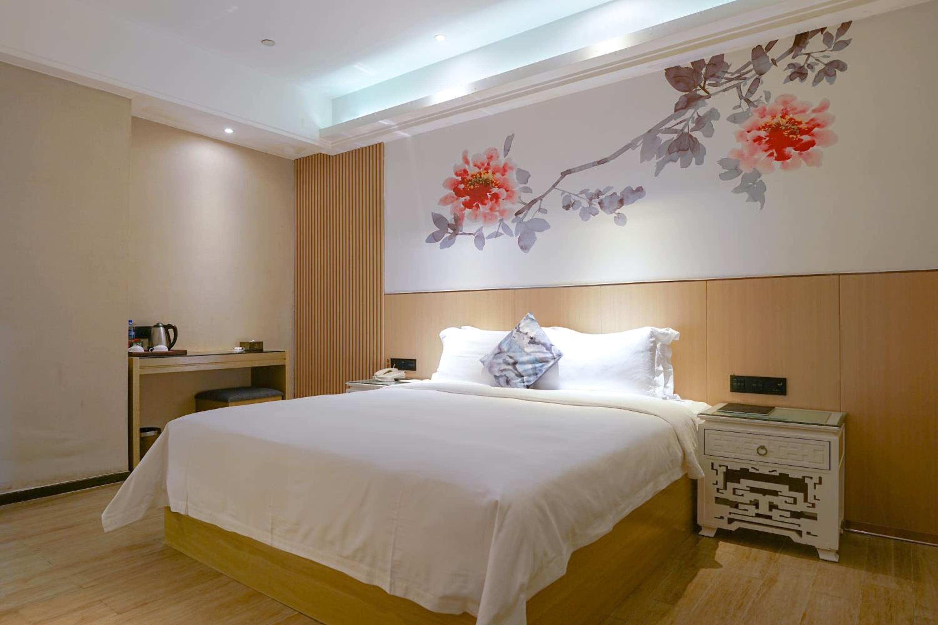 Superior Room with Kingbed(No window)