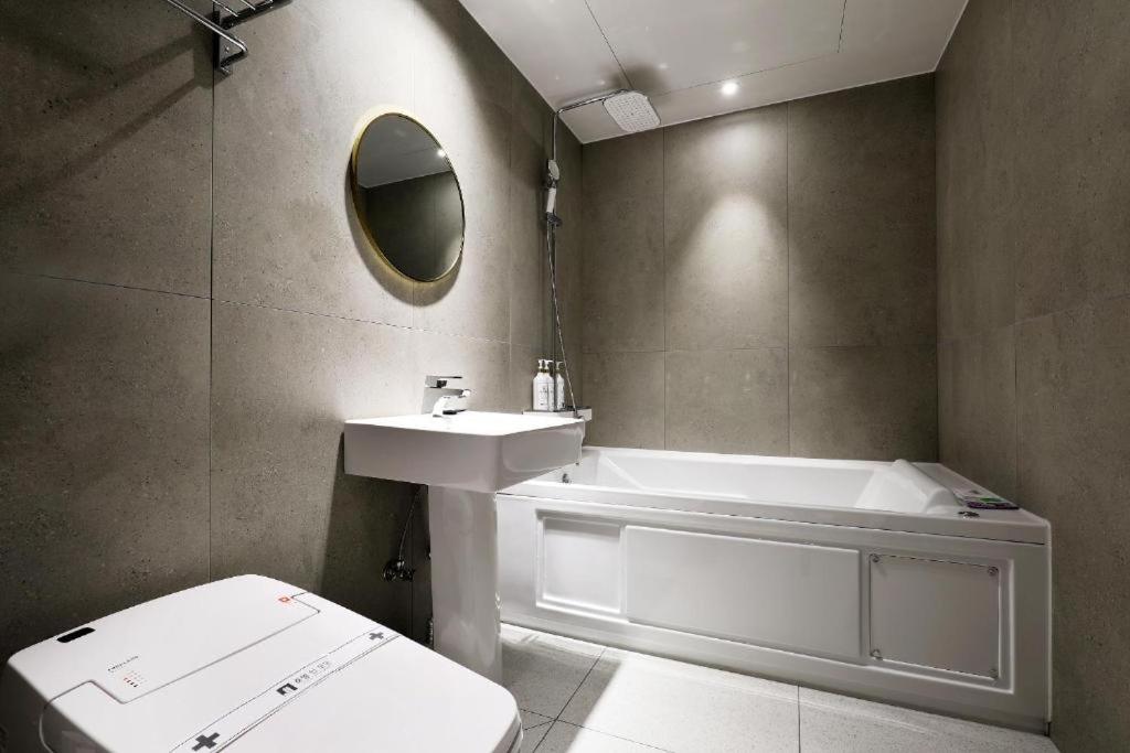 Premium Double Room - Photo 2