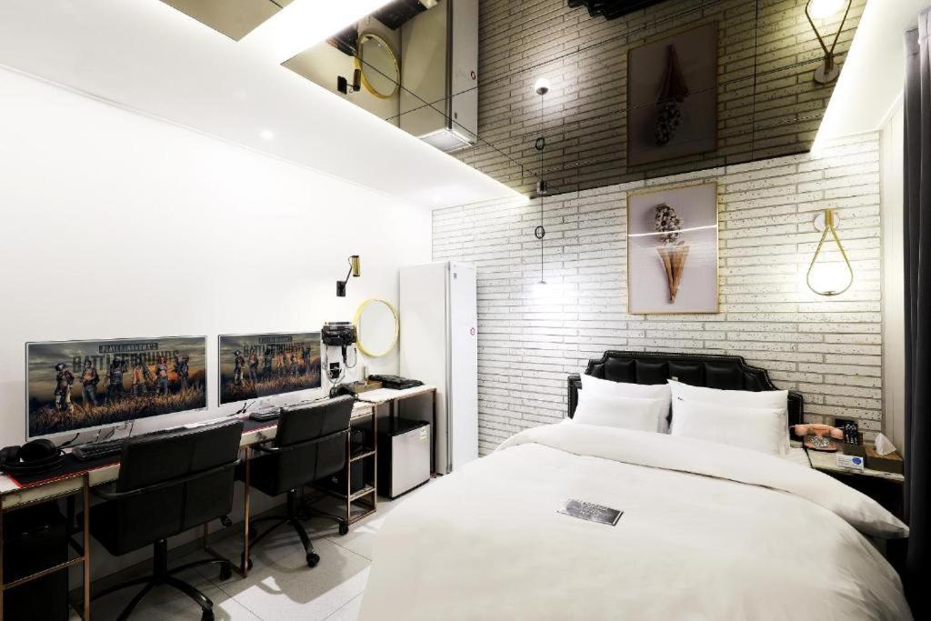 Premium Double Room - Photo 6