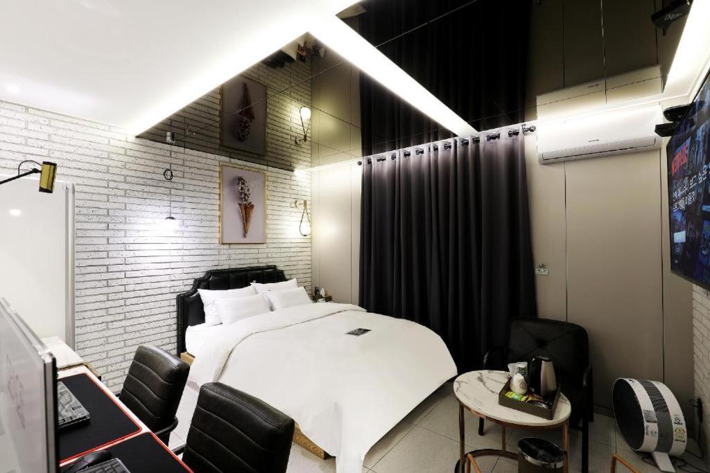 Premium Double Room - Photo 1