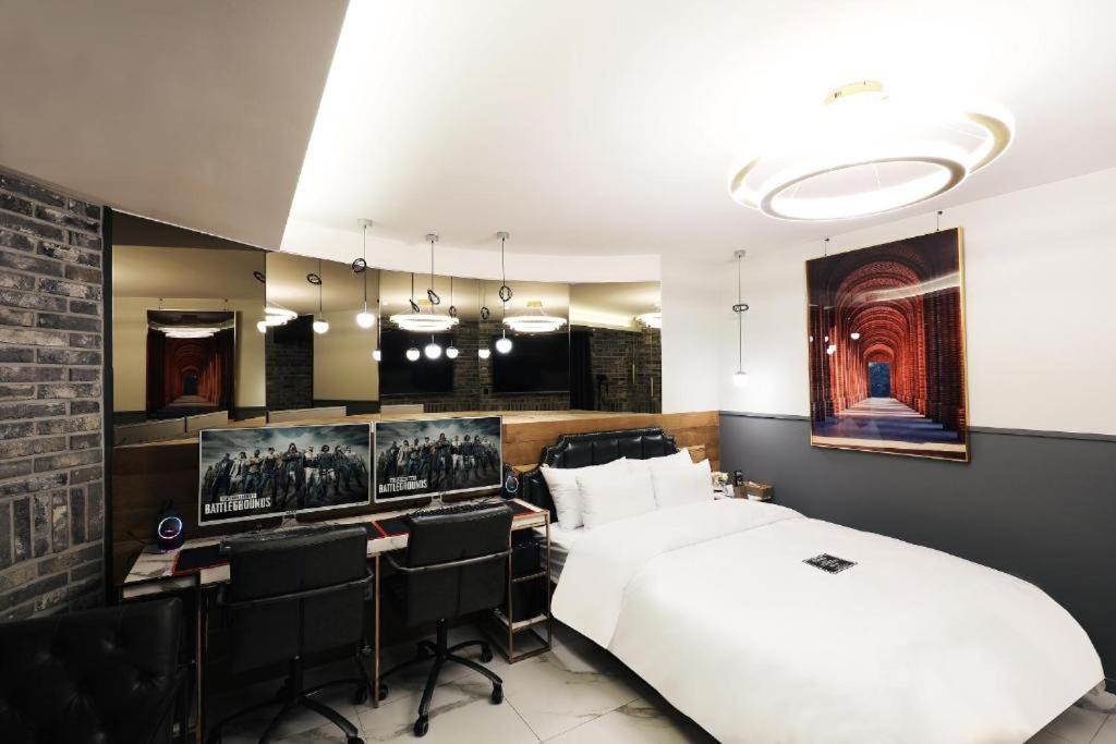 Suite - Photo 6
