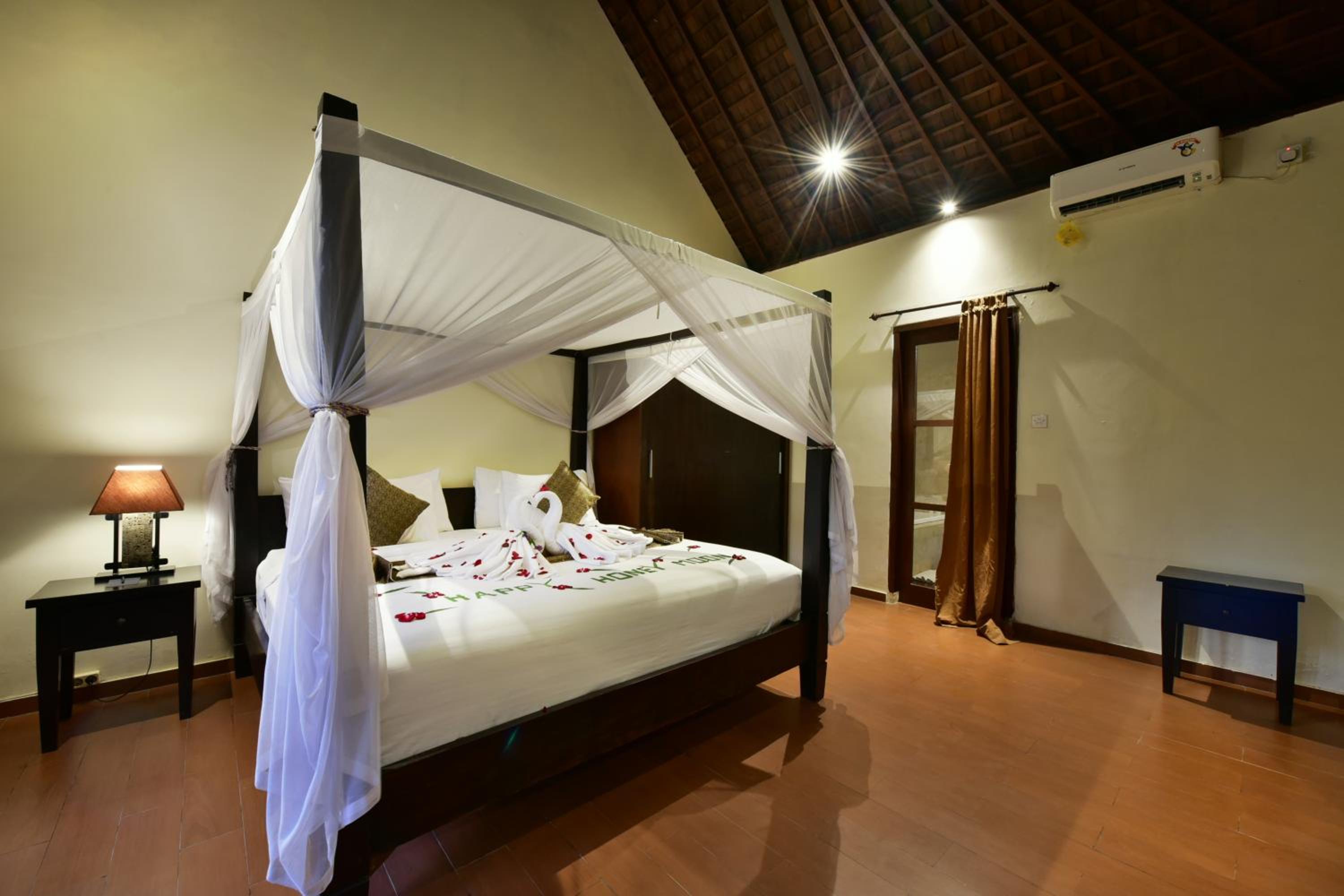 One-Bedroom Private Pool Villa with Bathtub - Photo 9