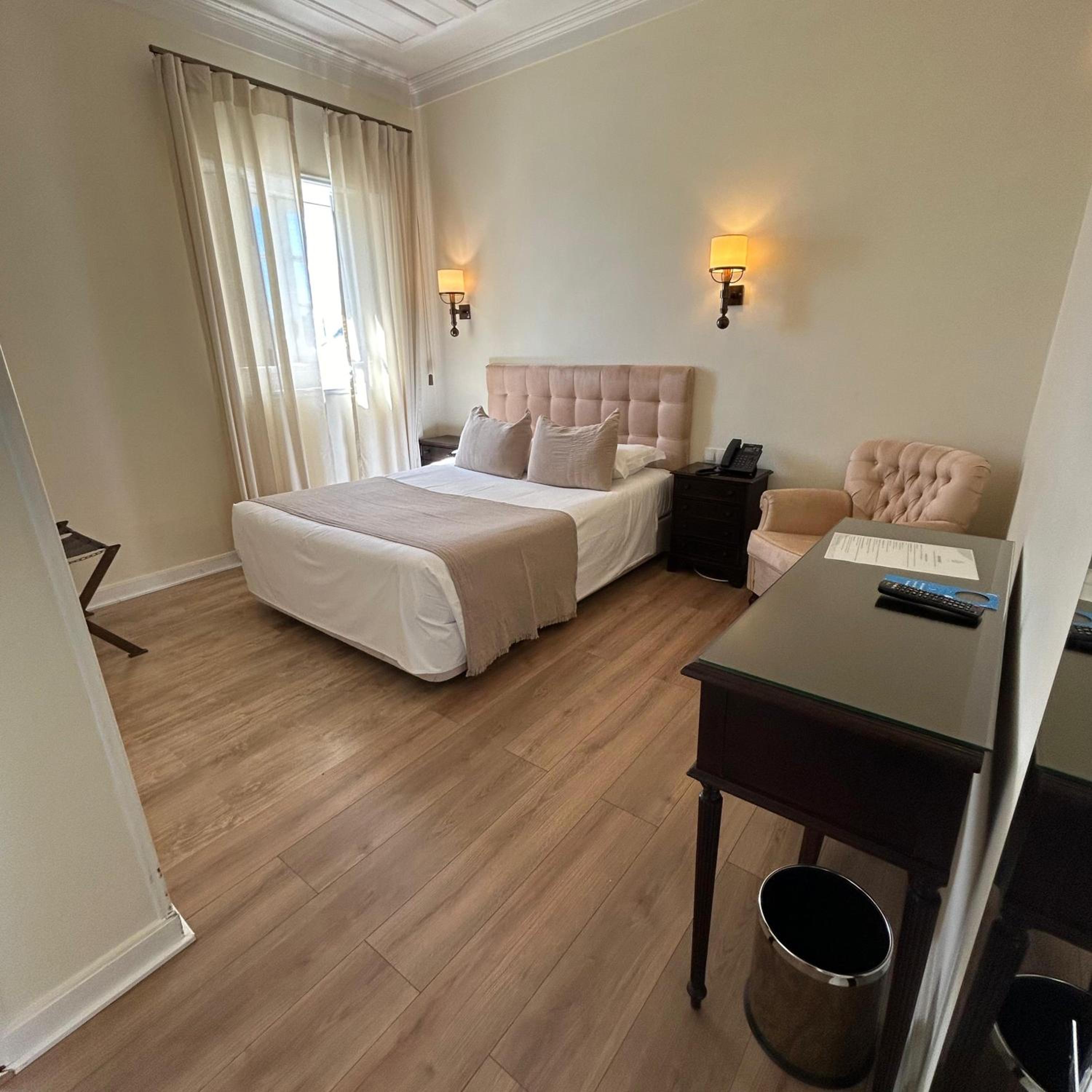 Double Room - Photo 3