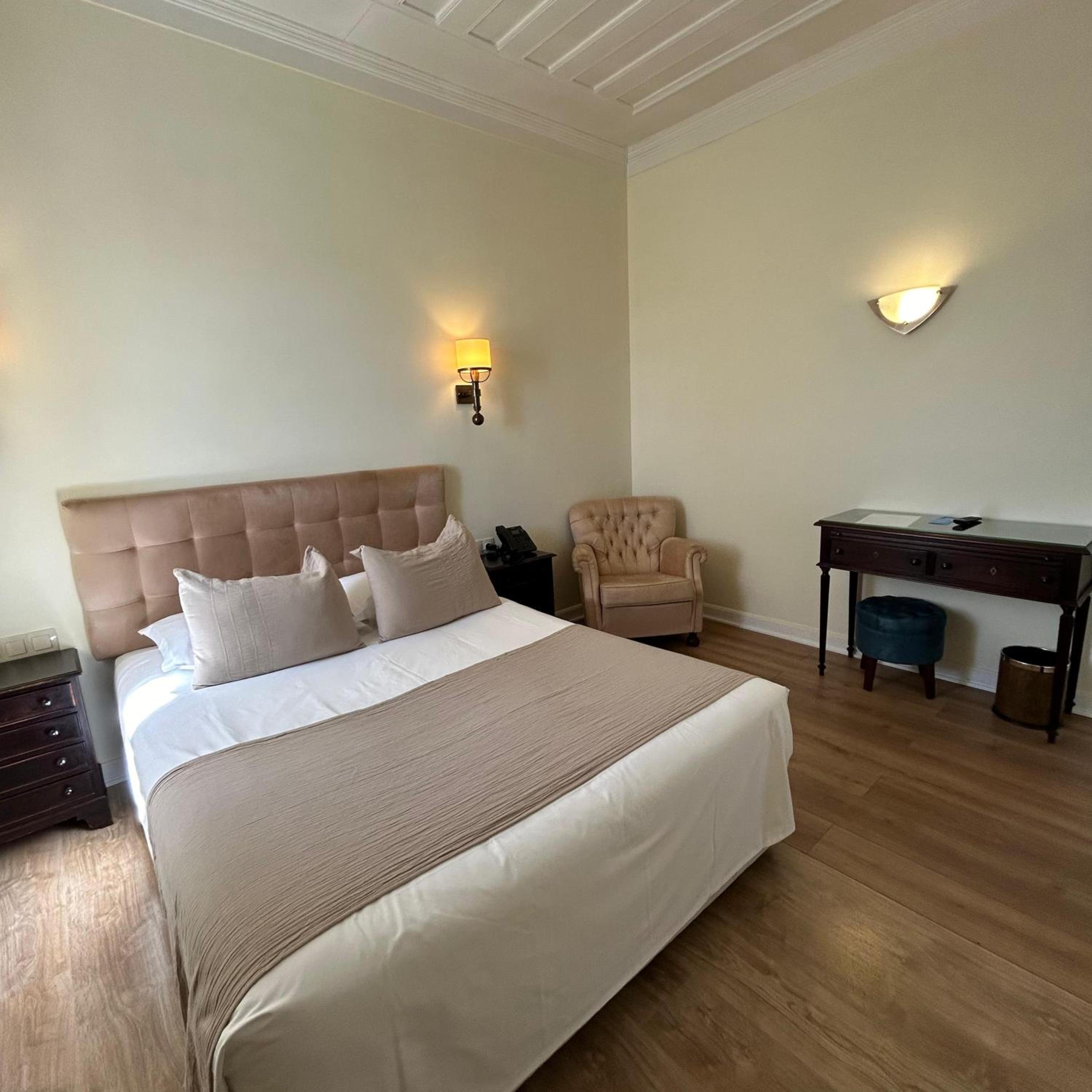 Double Room - Photo 7