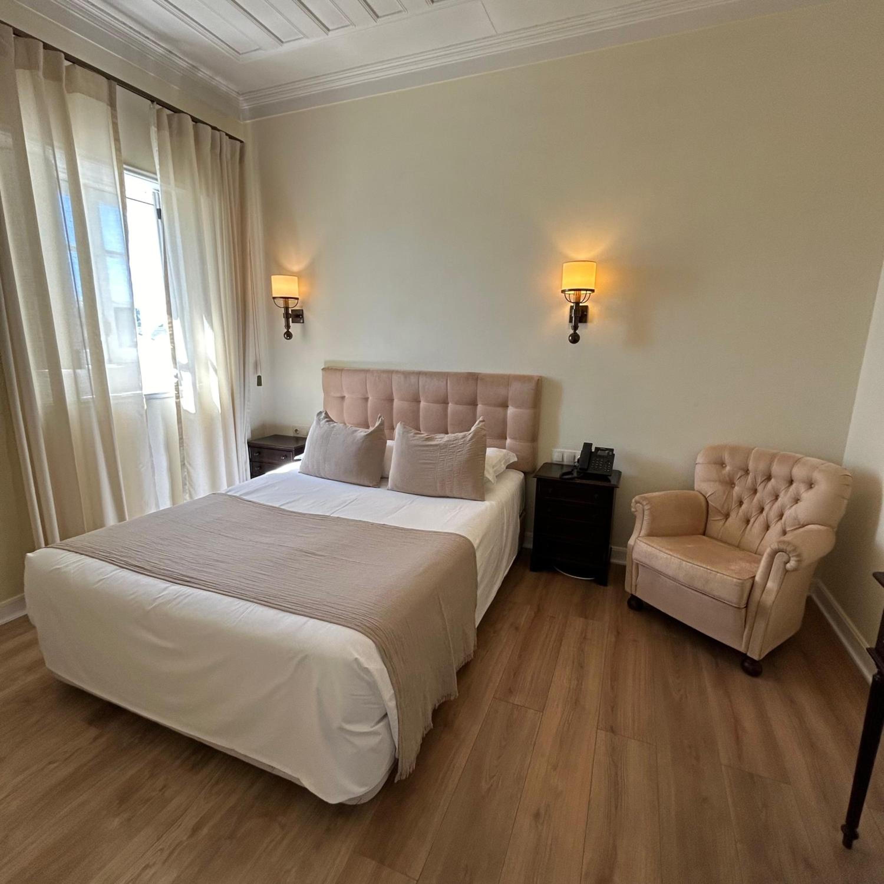 Double Room - Photo 8