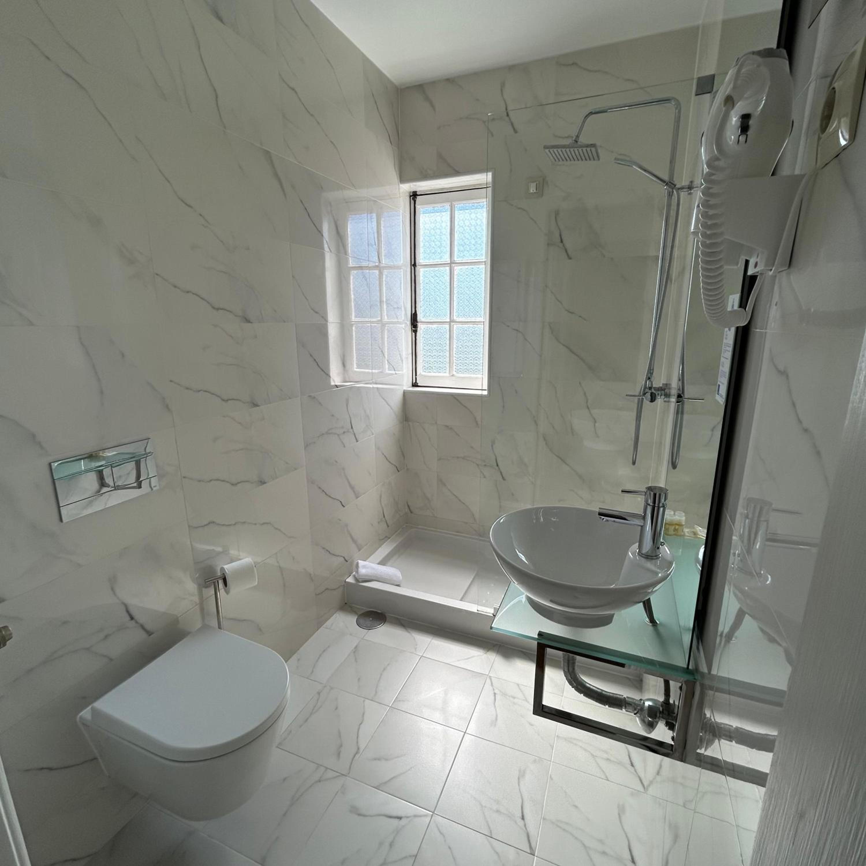 Double Room - Photo 6
