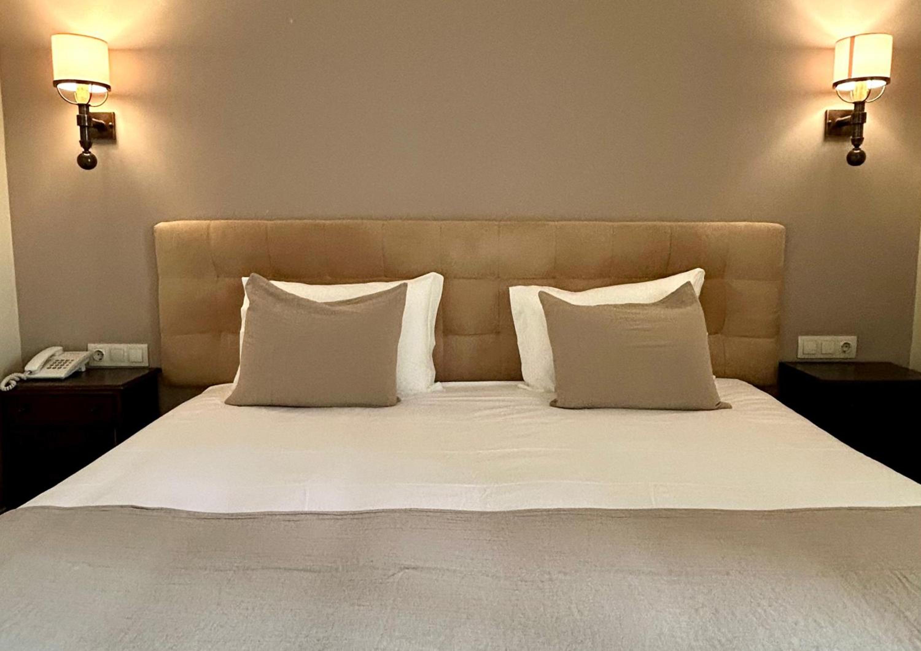 Double Room - Photo 10