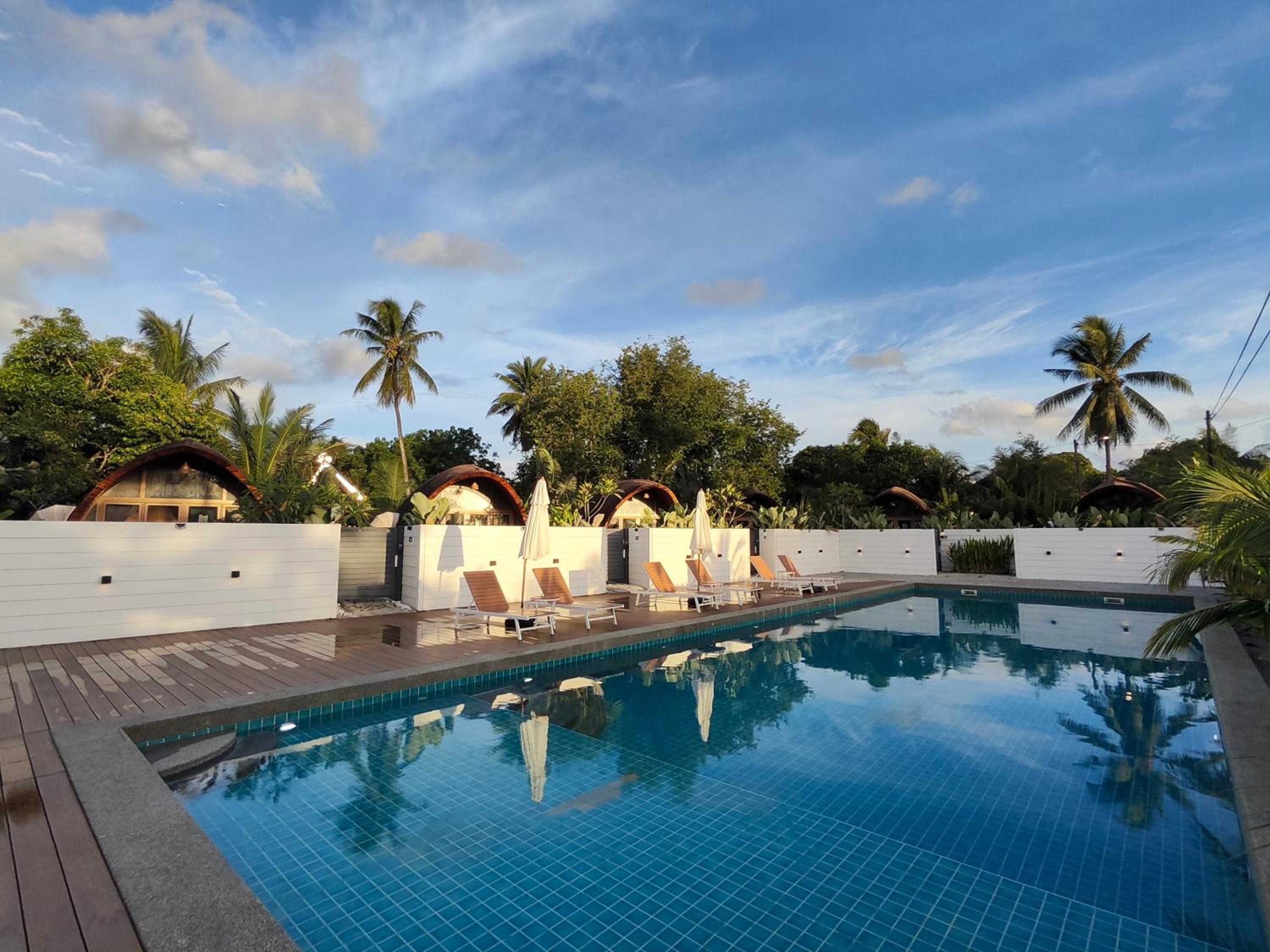 Garden View Room with Shared Pool thumbnail 6