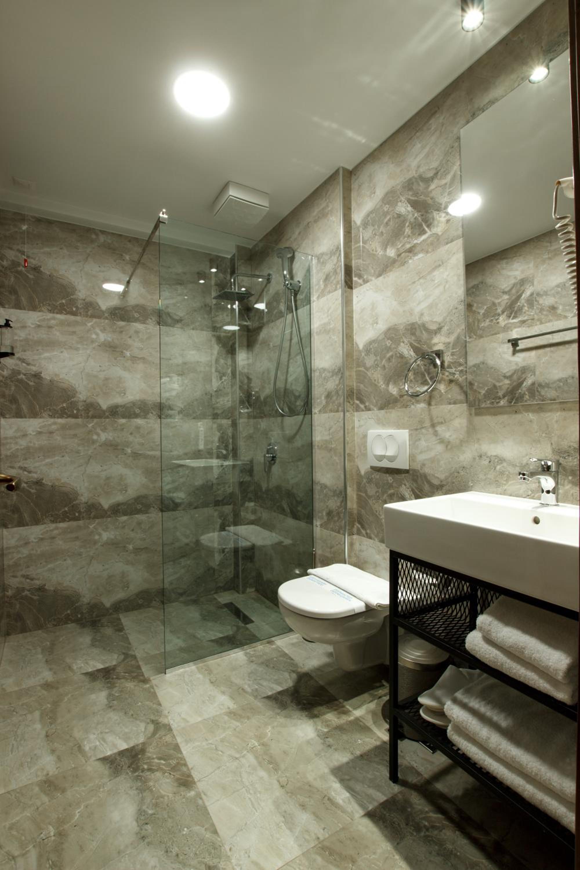 Deluxe Suite photo 2