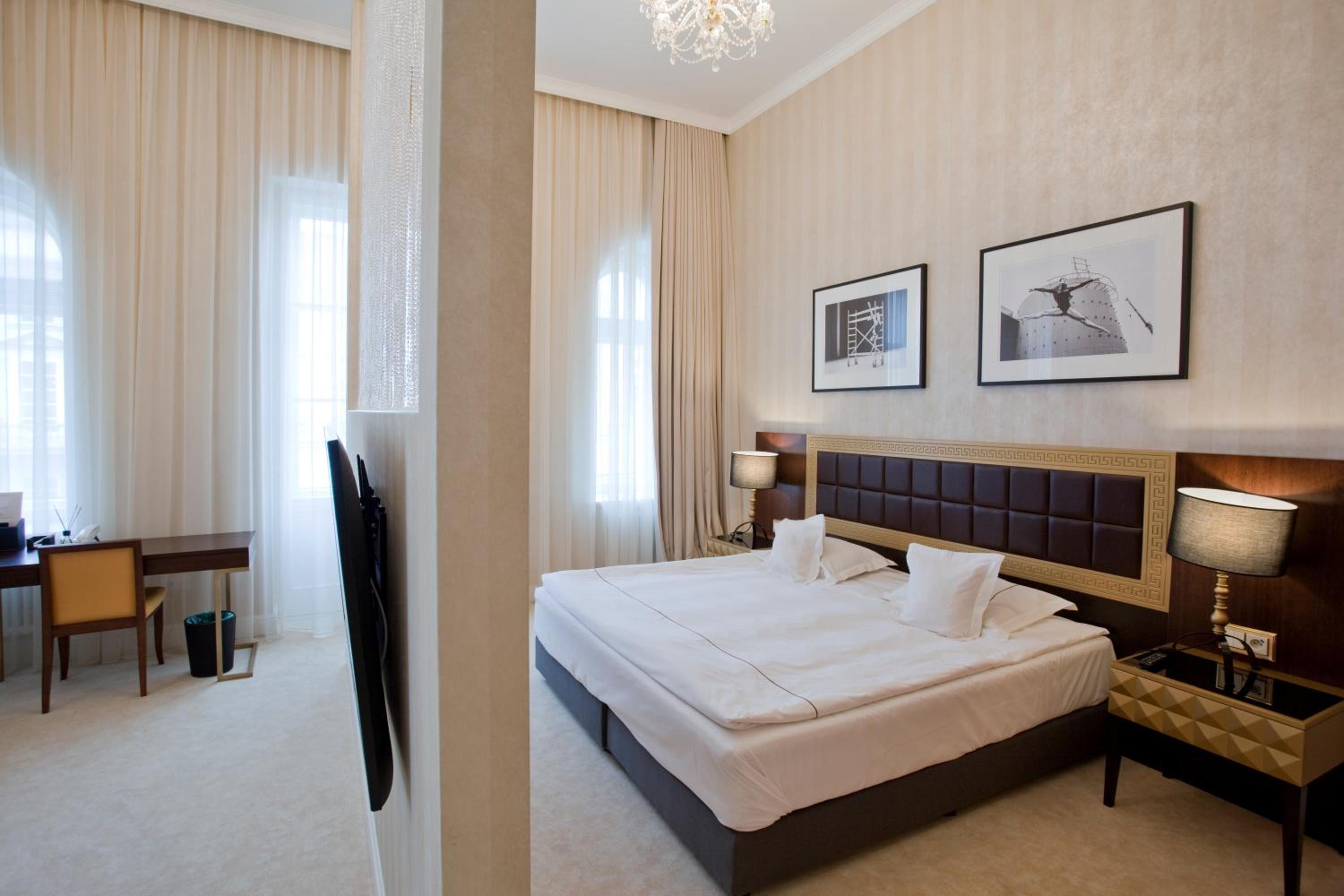 Junior Suite - Photo 12