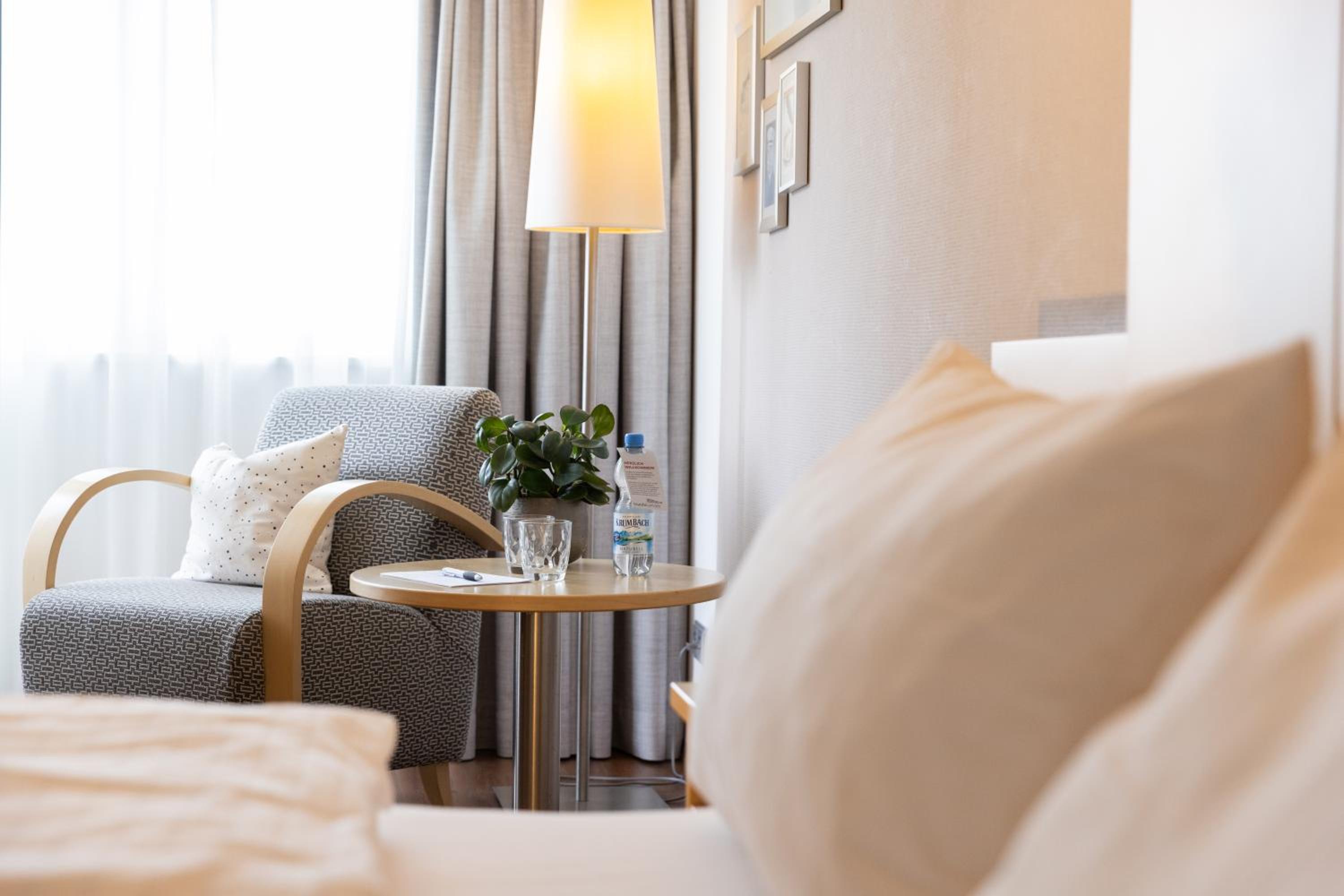 Classic Double Room with Balcony photo 3